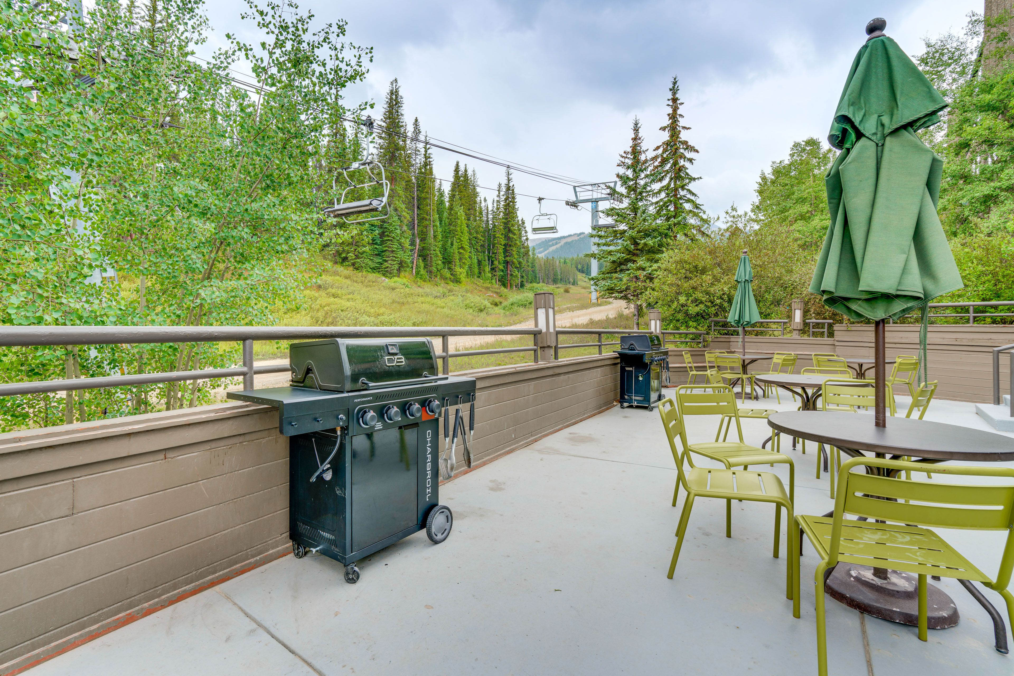 Community Amenities | Grilling & Picnic Area | Ski Slope & Mountain Views
