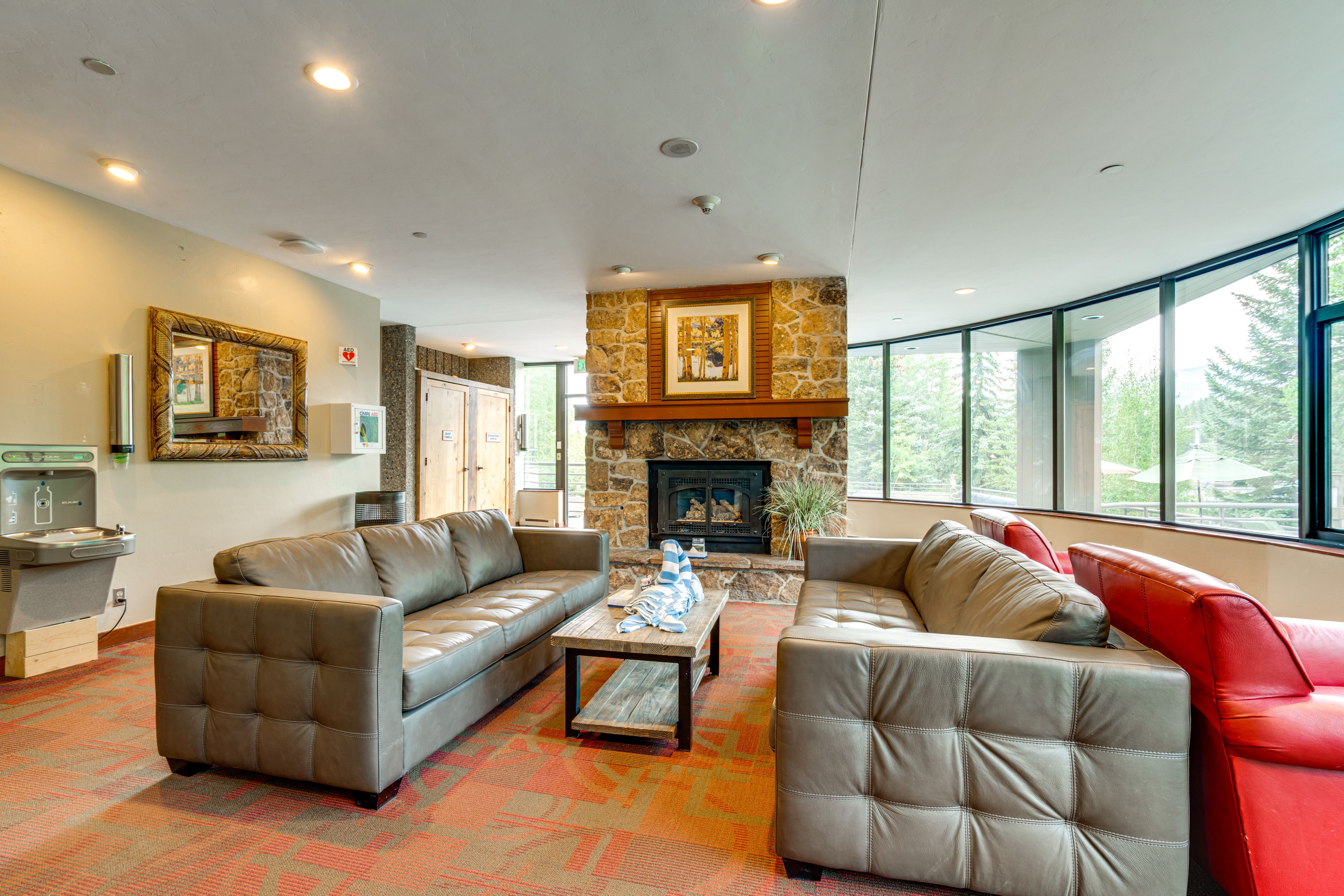 Community Amenities (Building 4) | Lounge Area | Fireplace
