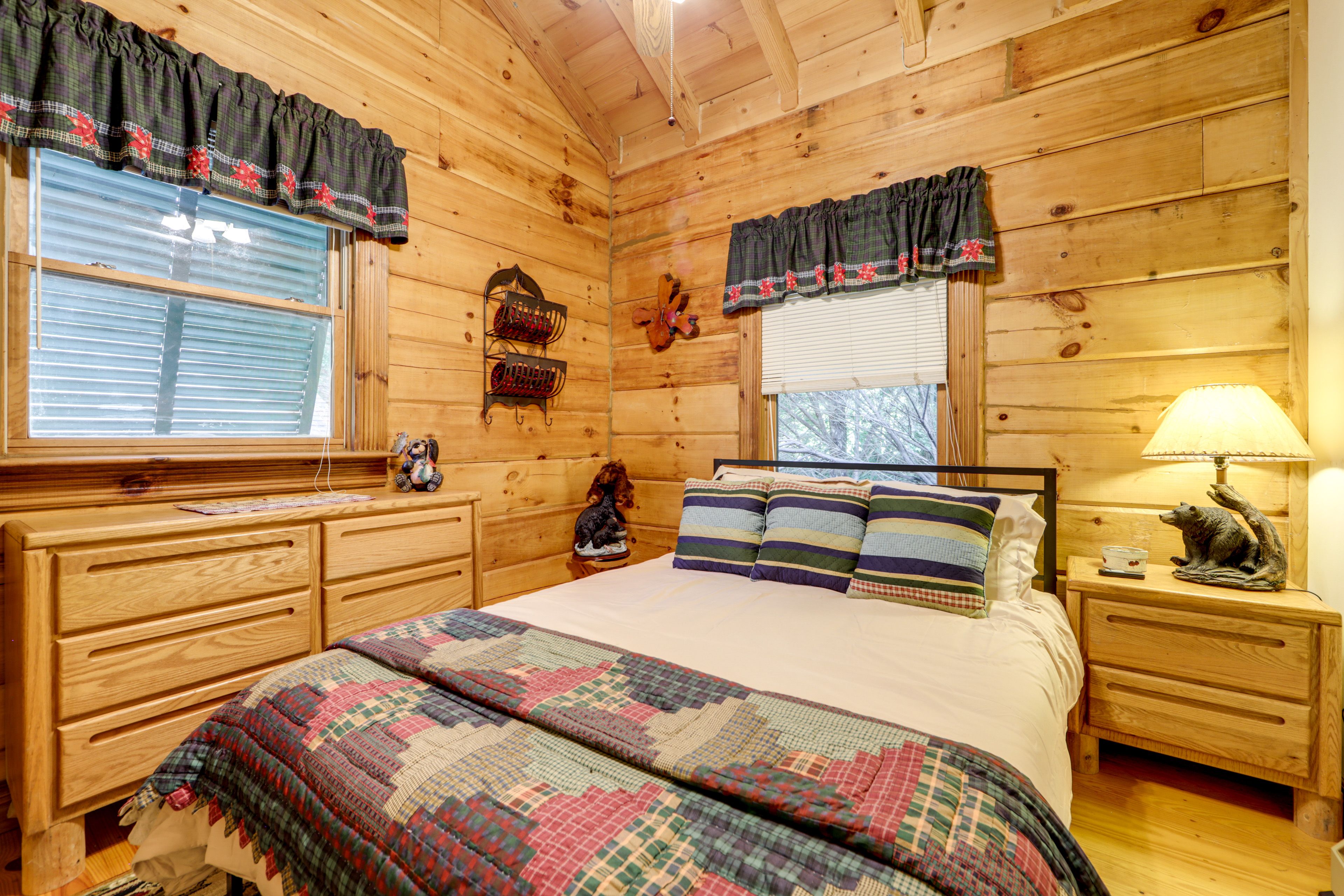 Bedroom 3 | Queen Bed | 1st Floor
