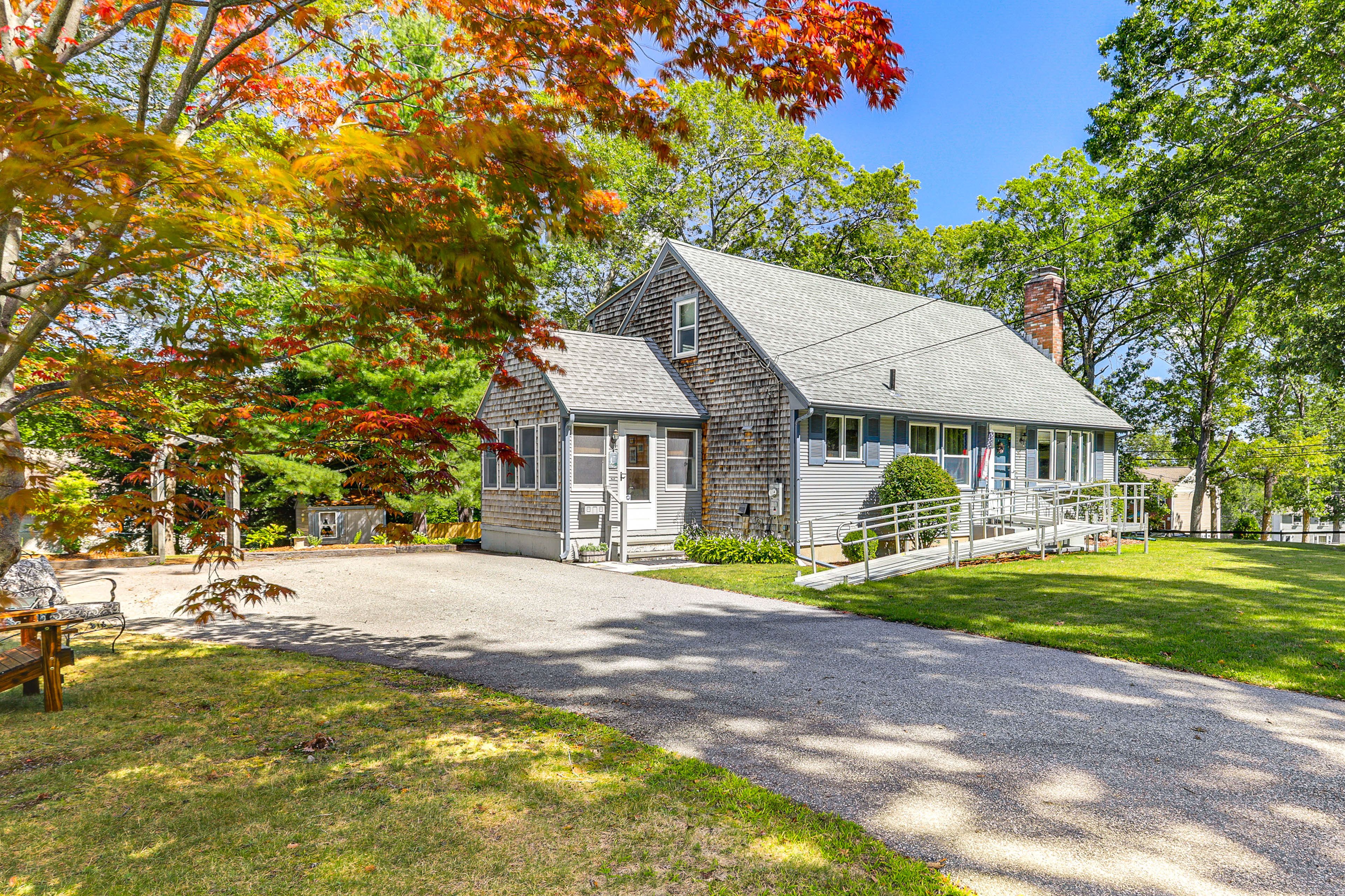 Parking | Driveway (4 Vehicles)