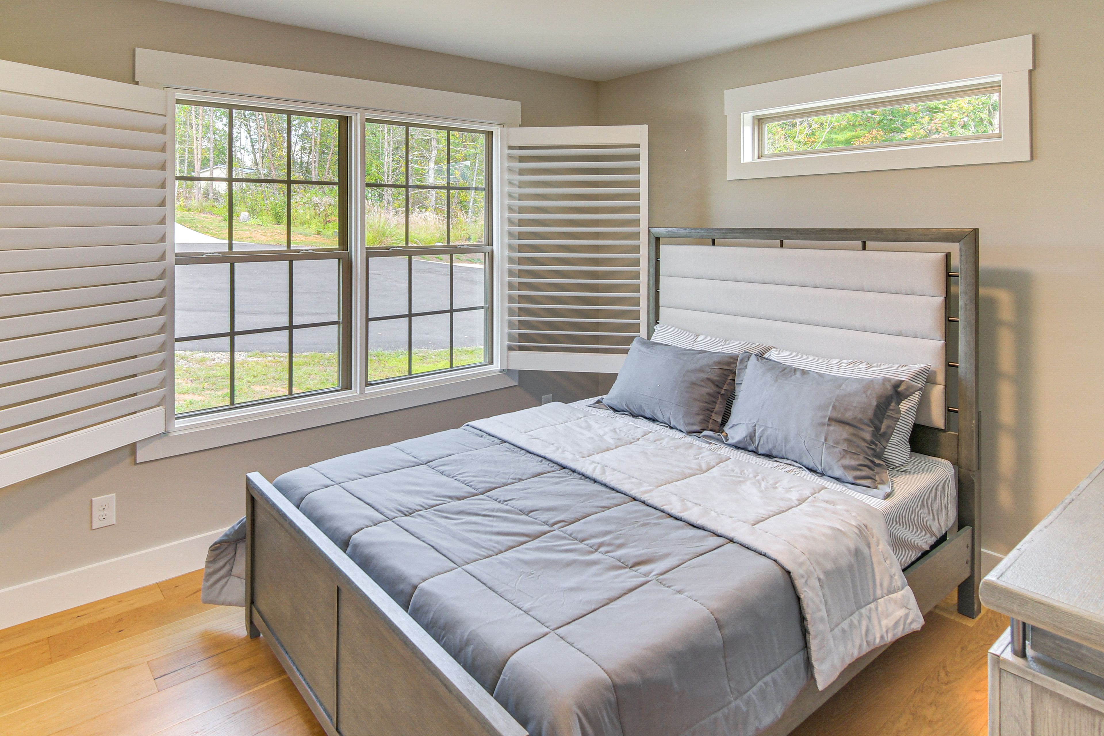 Bedroom 2 | Queen Bed