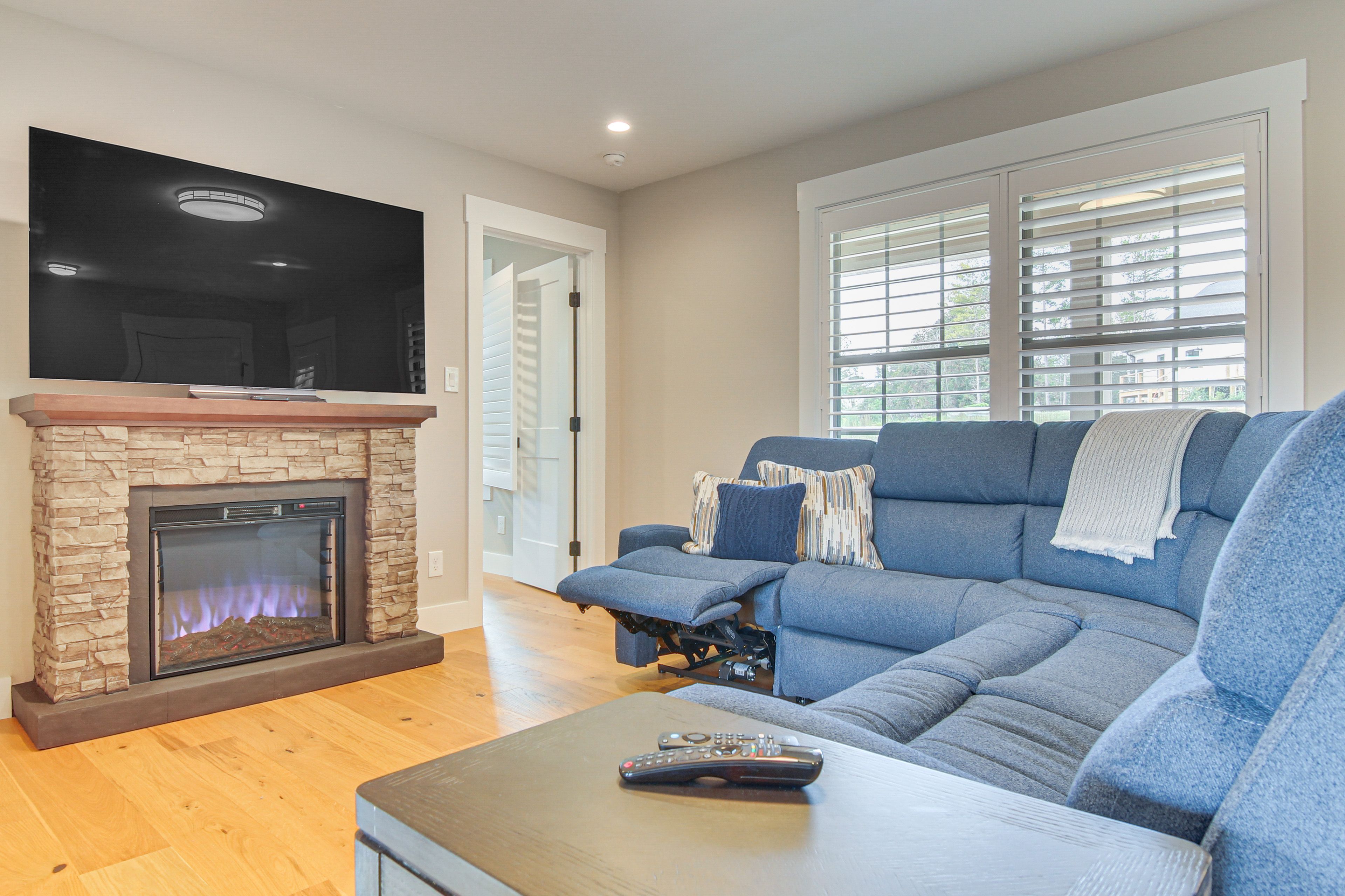 Living Room | Electric Fireplace