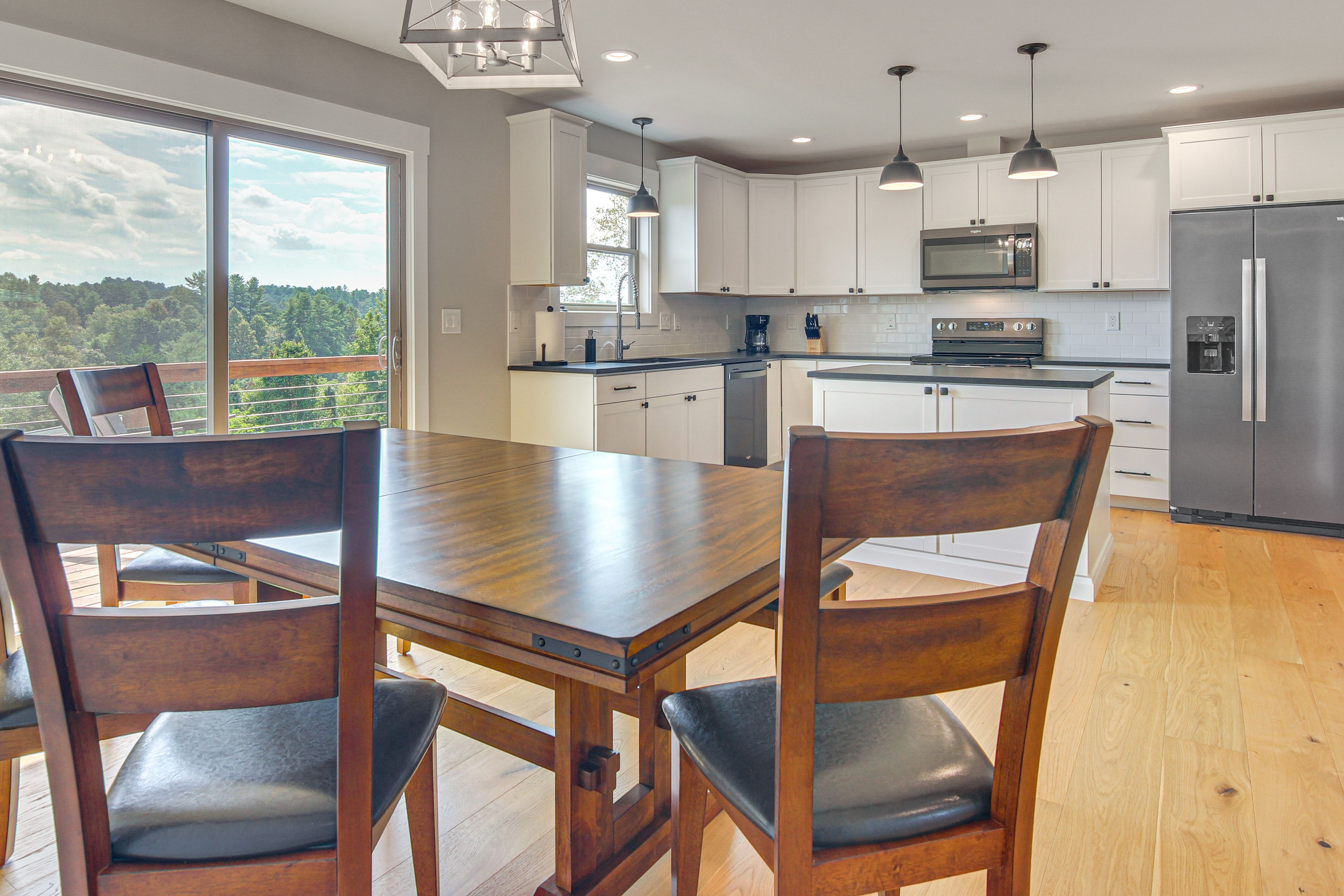 Dining Area | Open Floor Plan | Mountain Views | Central A/C & Heating