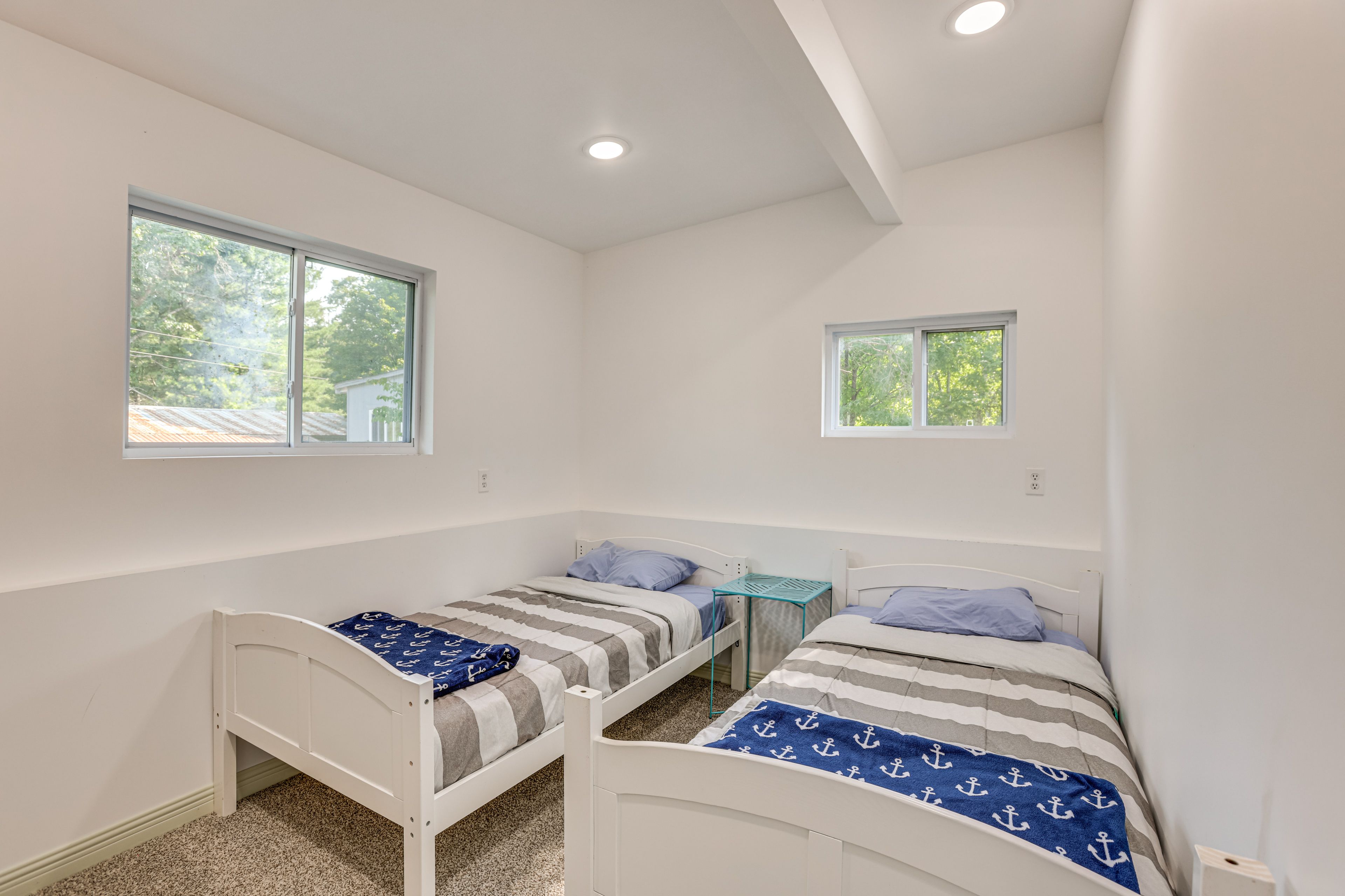 Bedroom 2 | 2 Twin Beds