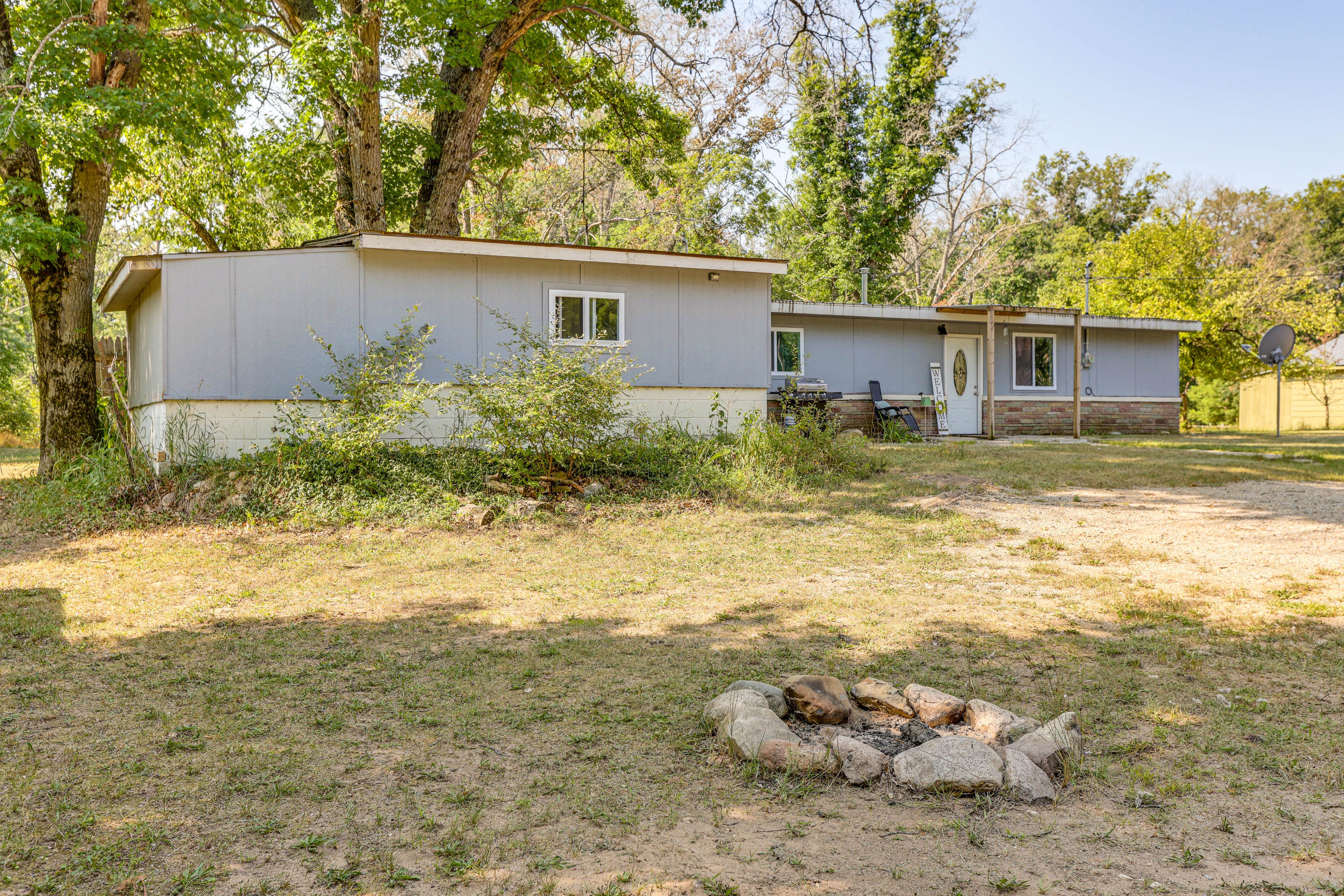 House Exterior | Fire Pit