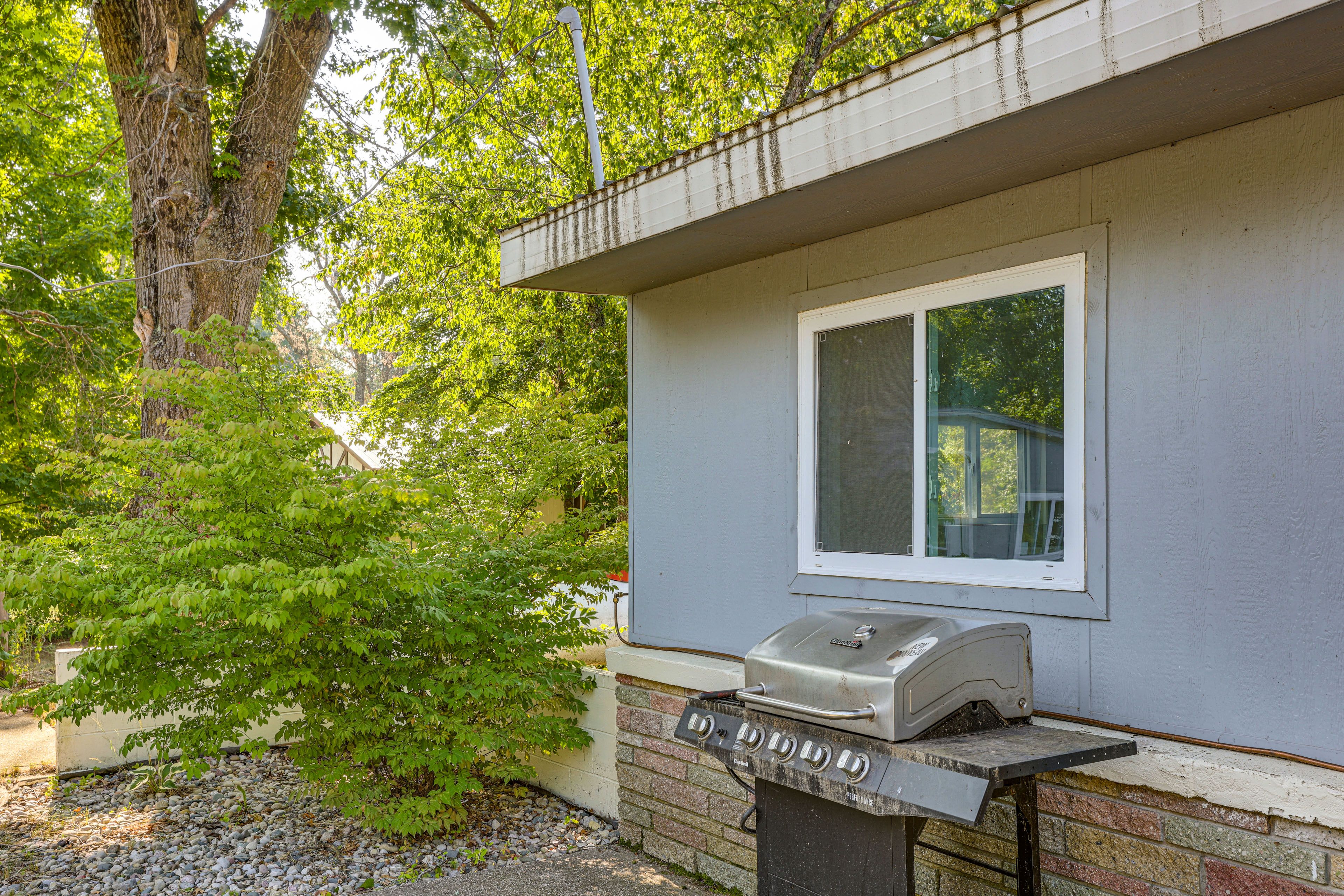 House Exterior | Gas Grill