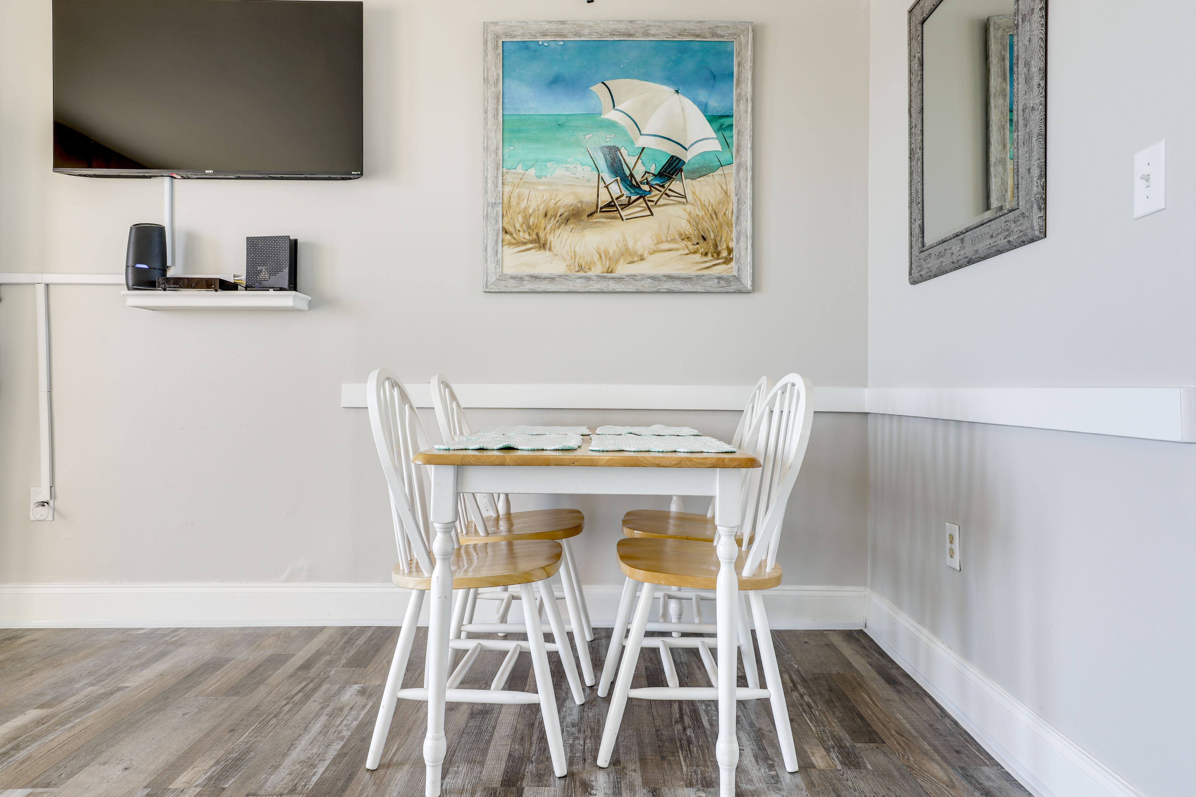 Dining Area | Dishware & Flatware