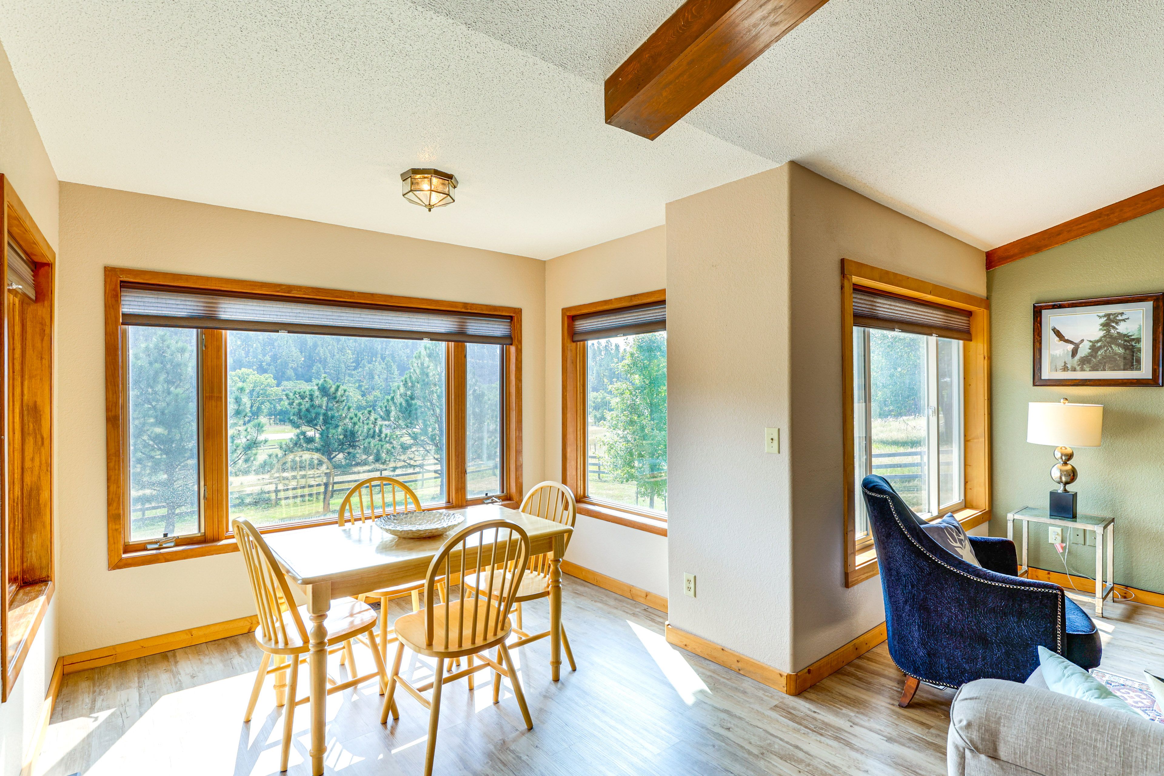 Dining Area | Dishware/Flatware Provided | Main Floor
