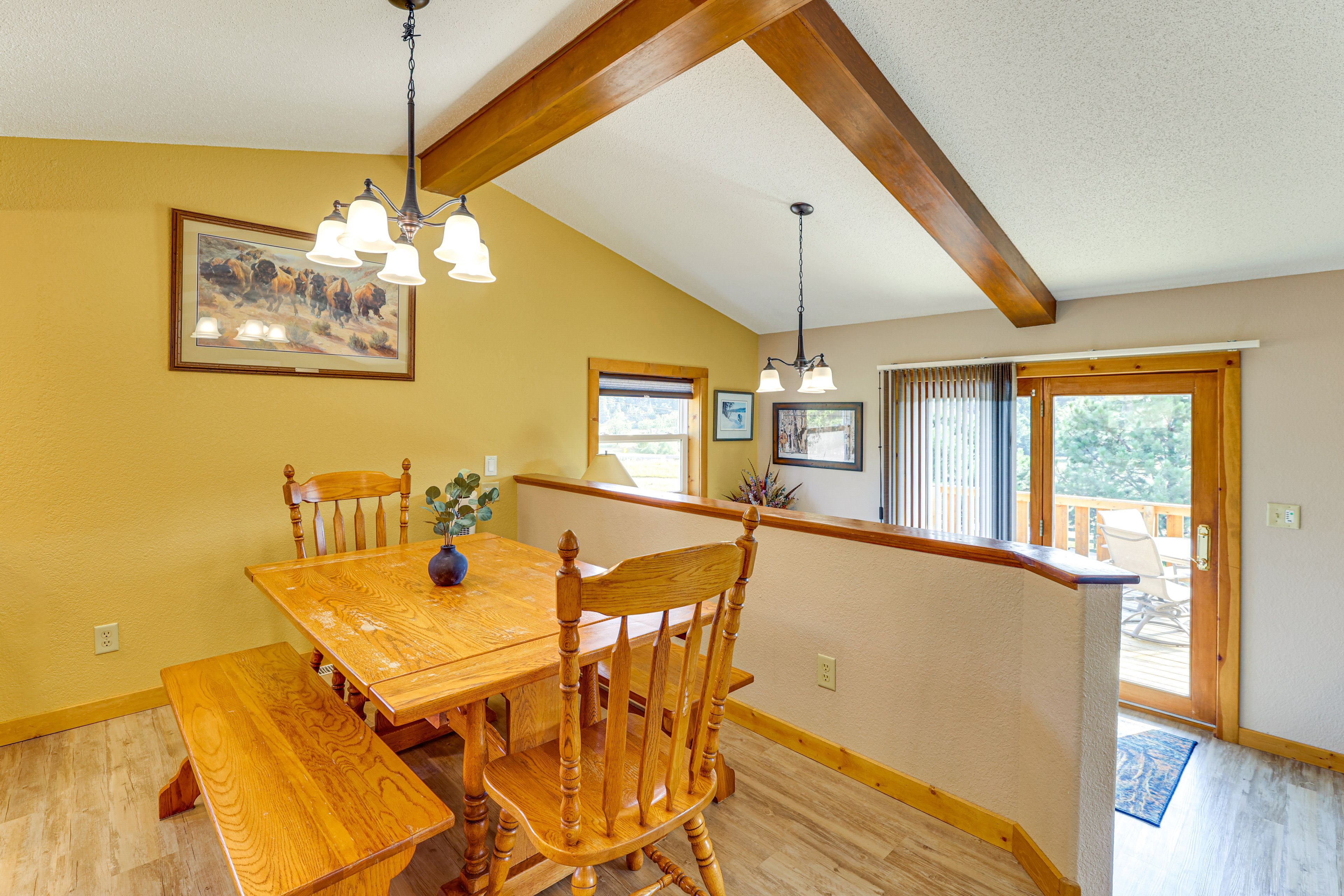 Breakfast Nook | Main Floor