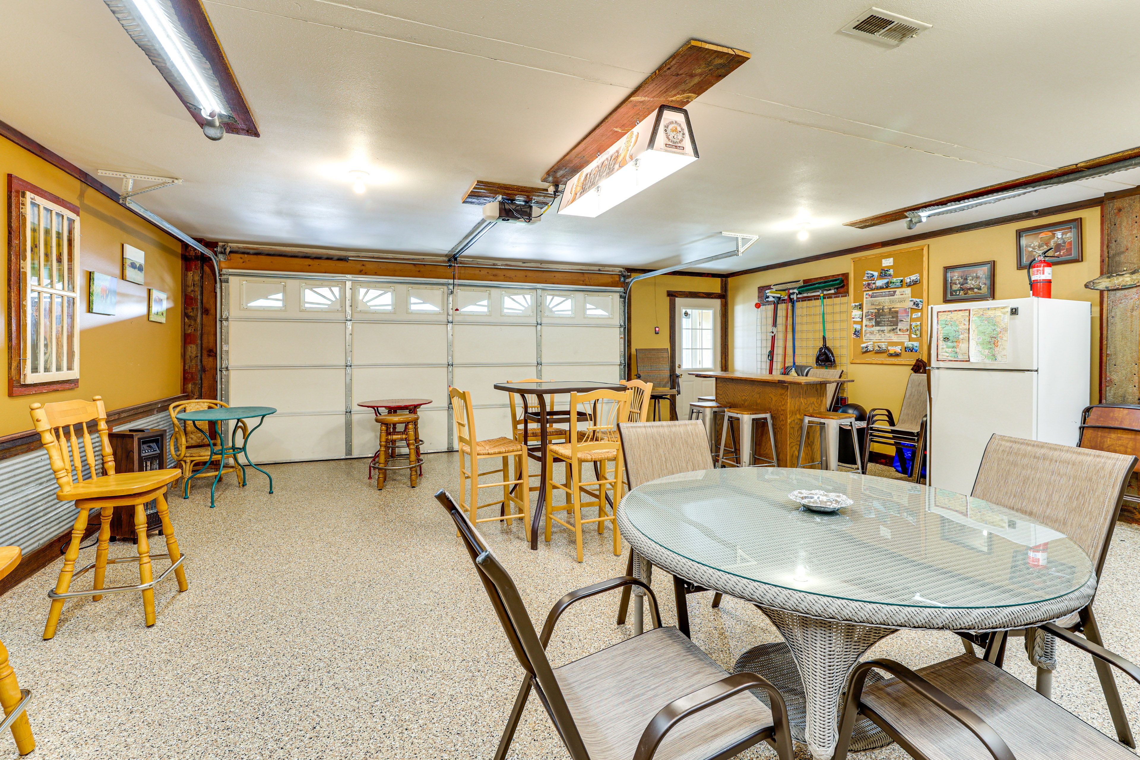 Garage Lounge | Dry Bar