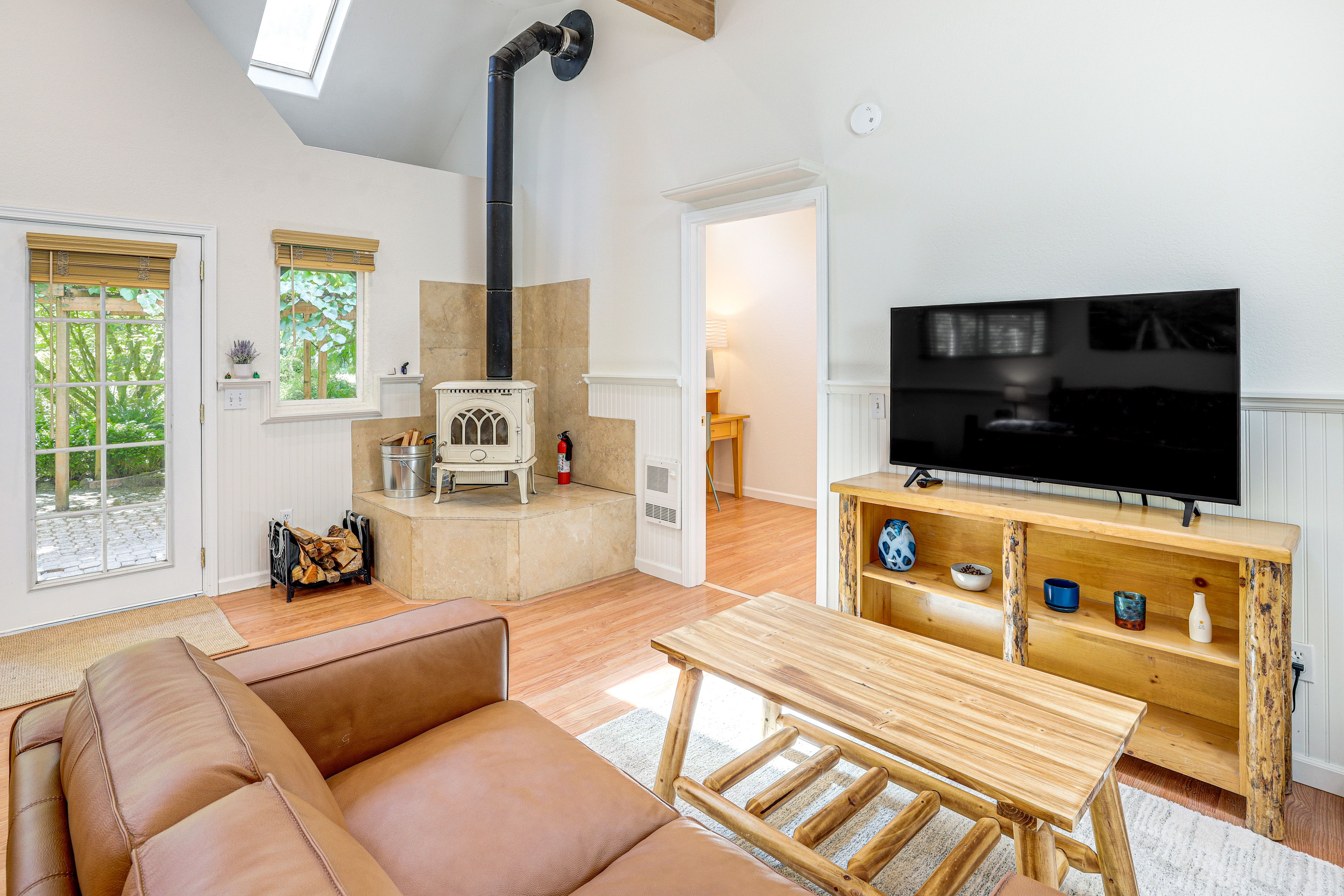 Living Area | Smart TV | Free WiFi