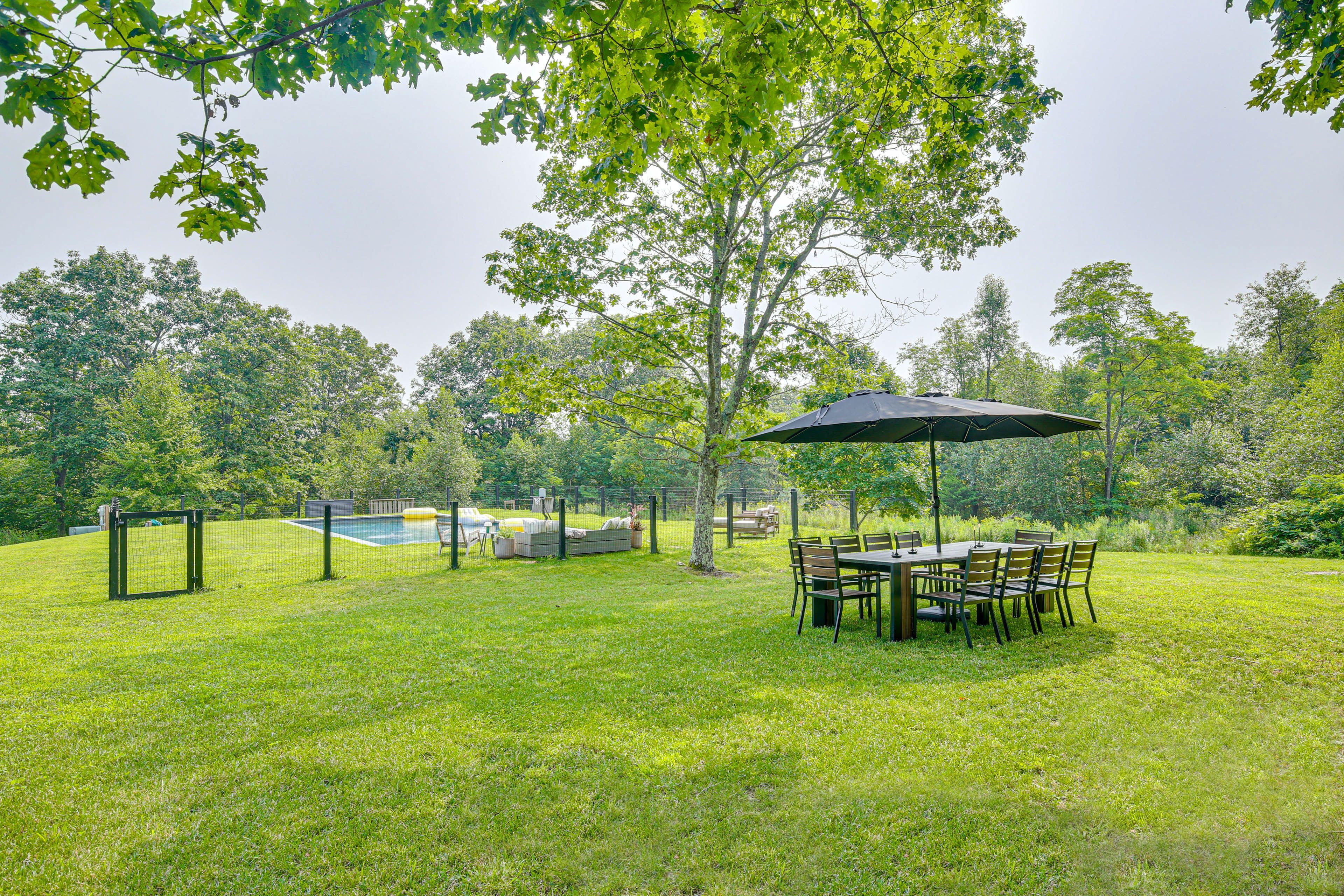 Outdoor Dining Set | Wood Pellet Grill