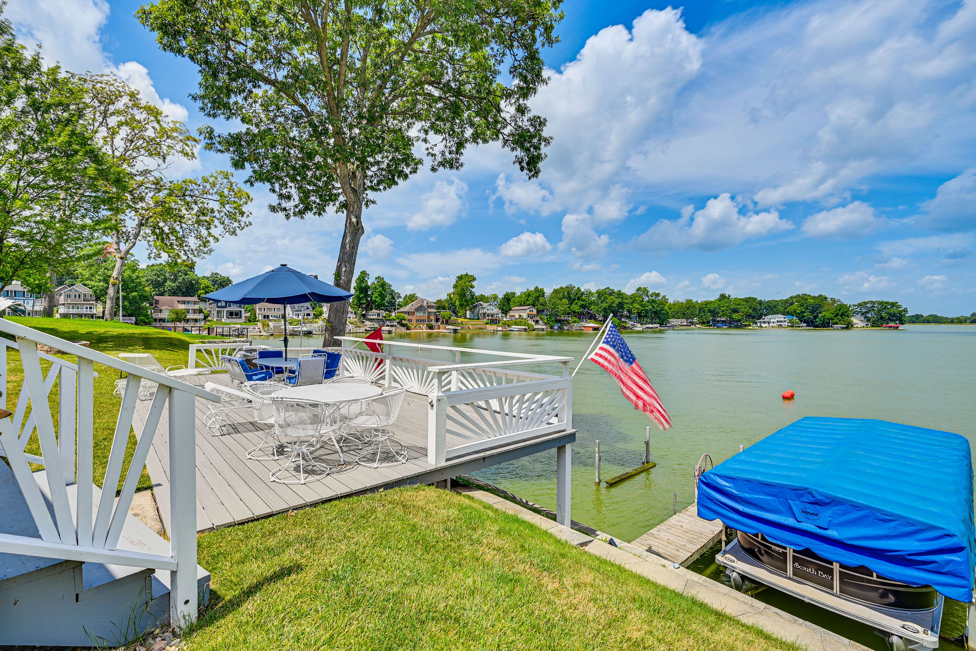 Waterfront Deck | Outdoor Dining