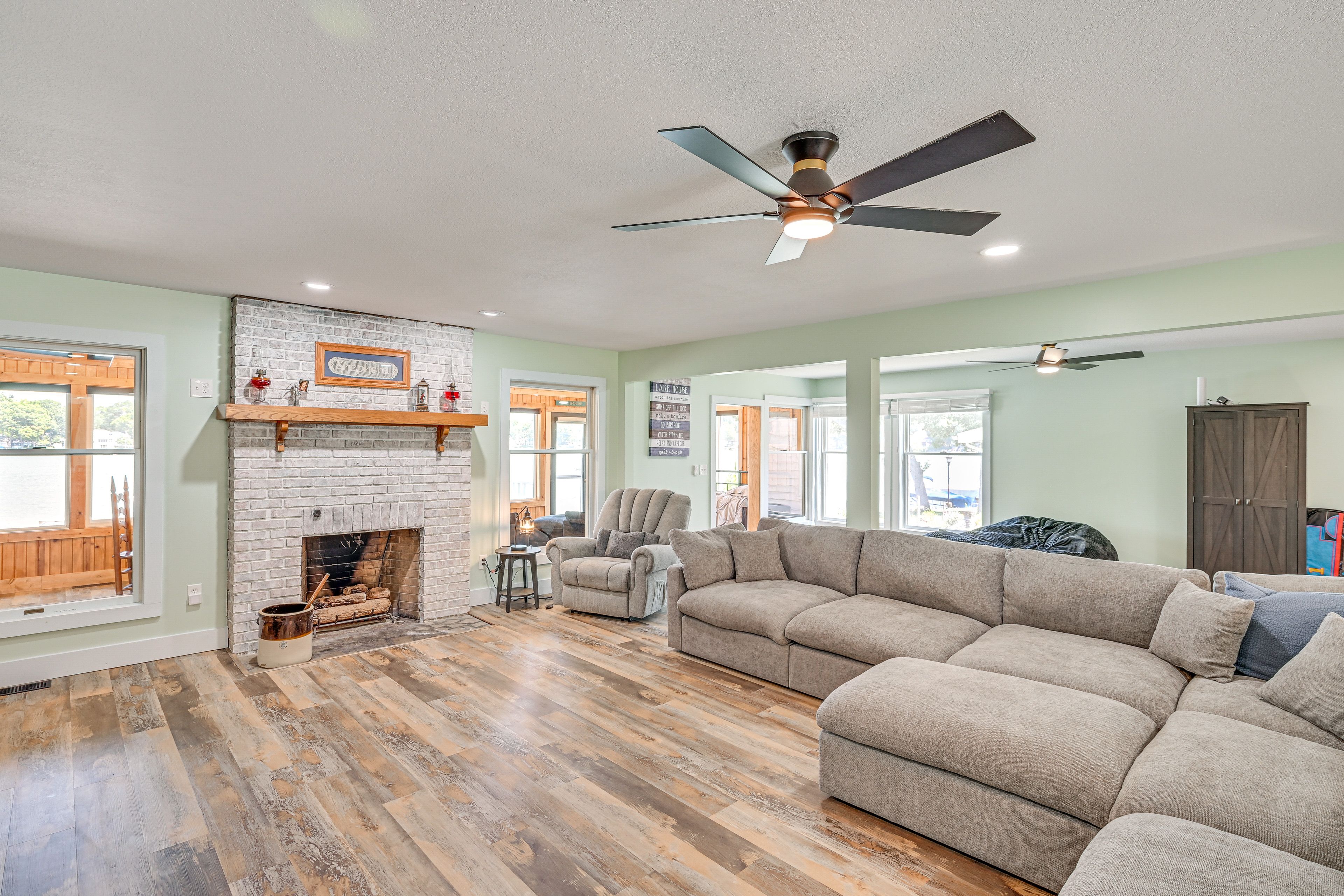 Living Room | Free WiFi | 1st Floor