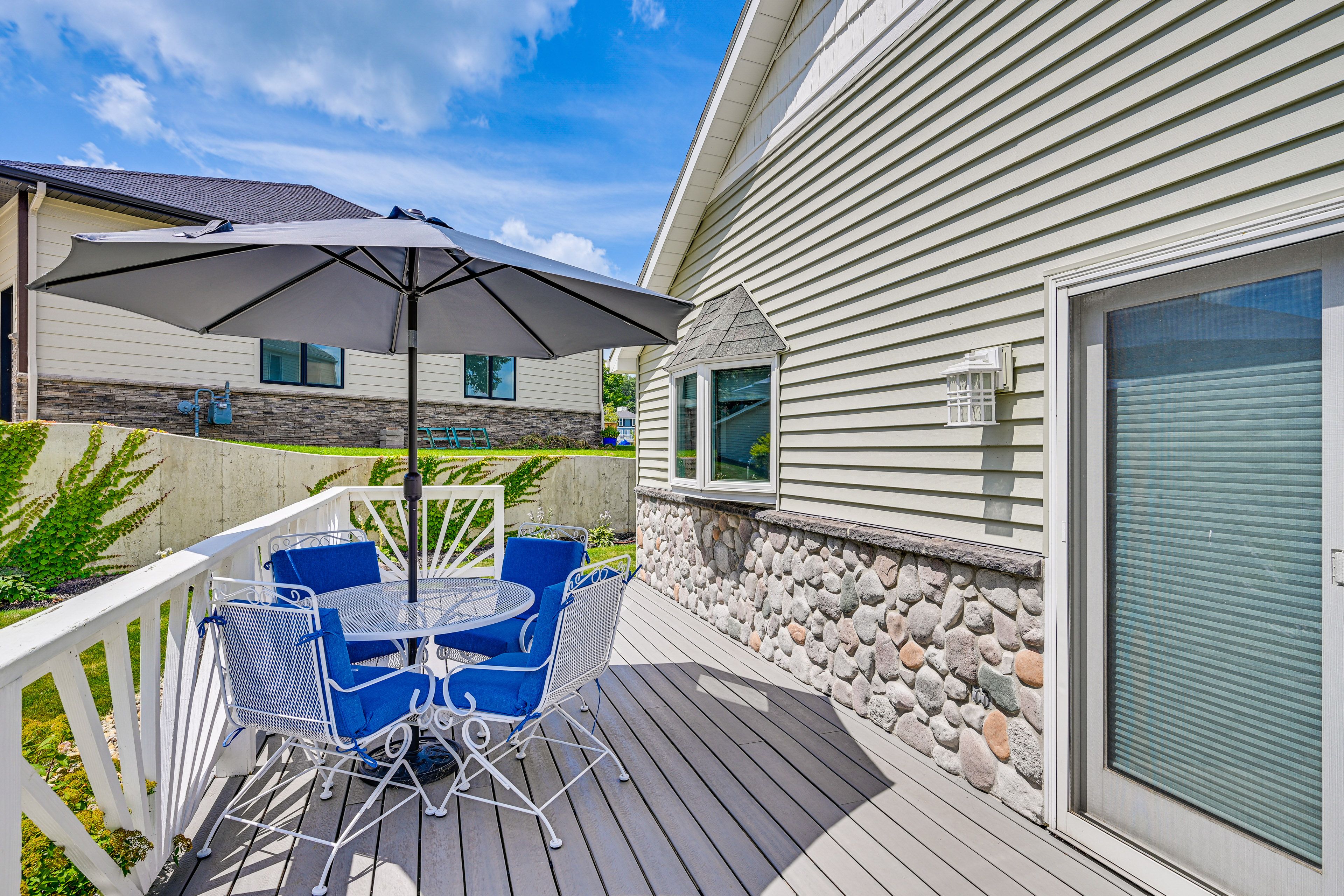 Private Deck | Gas Grill