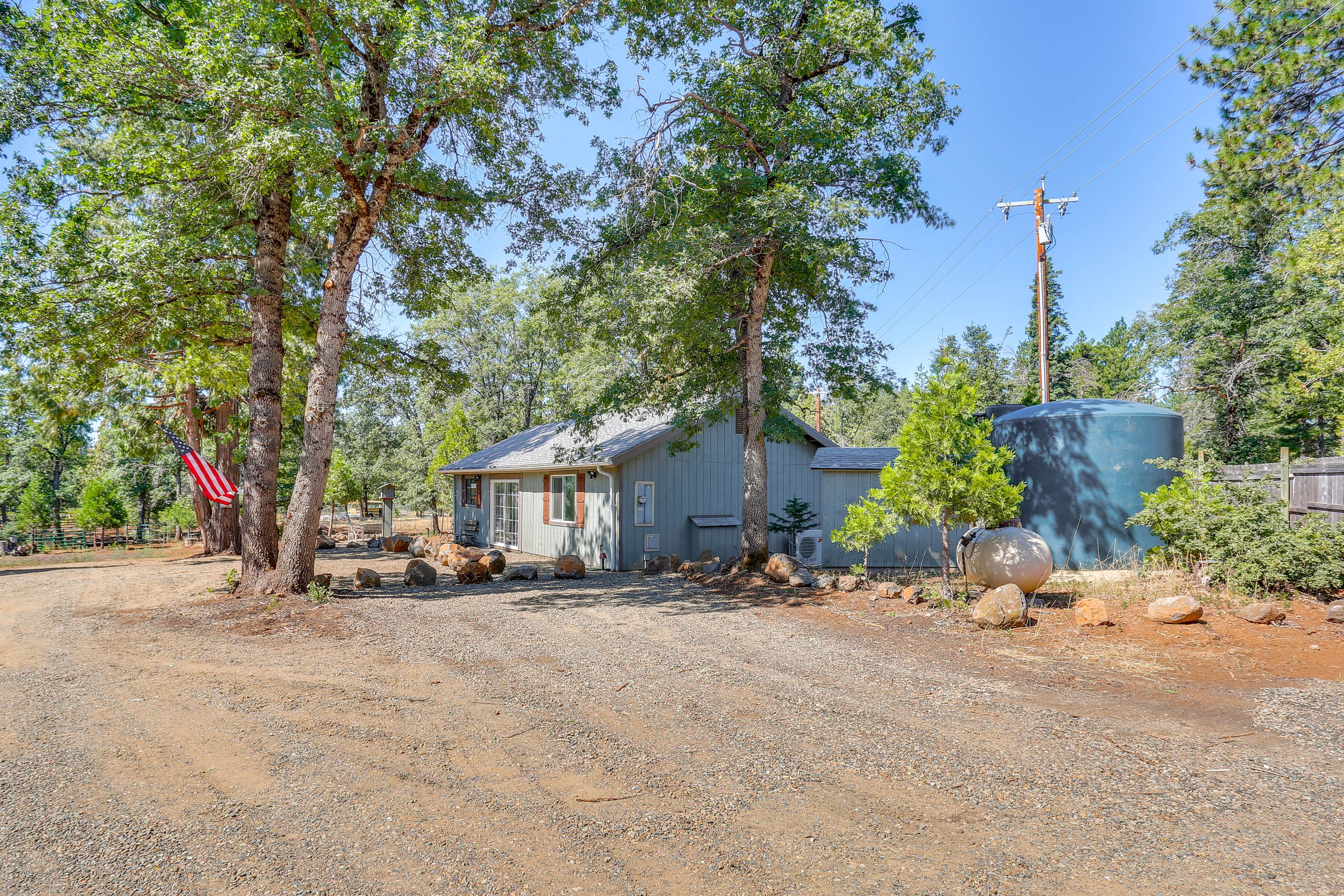 Parking | Driveway (4 Vehicles) | RV/Trailer Parking Allowed