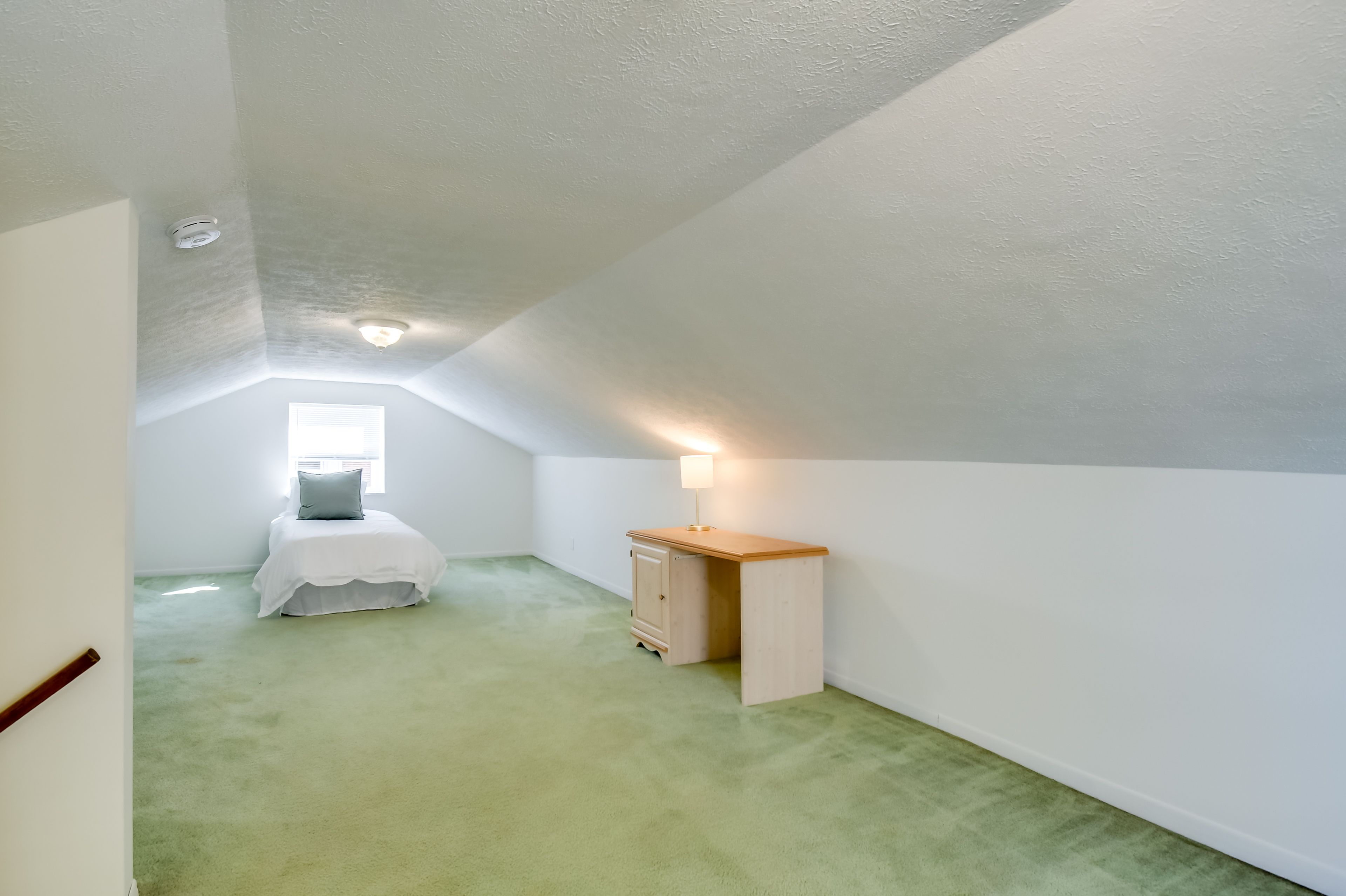 Loft | Twin Bed | 2nd Level | Smart TV