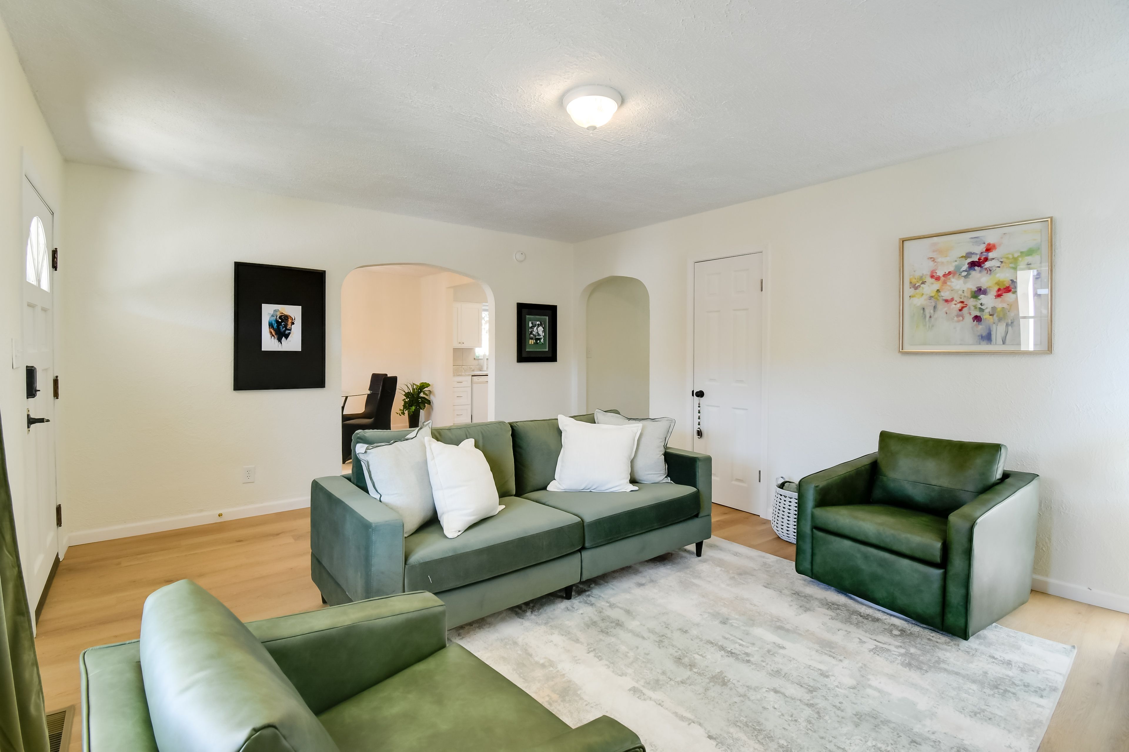 Living Room | Free WiFi | Central A/C | Smart TV | Main Level