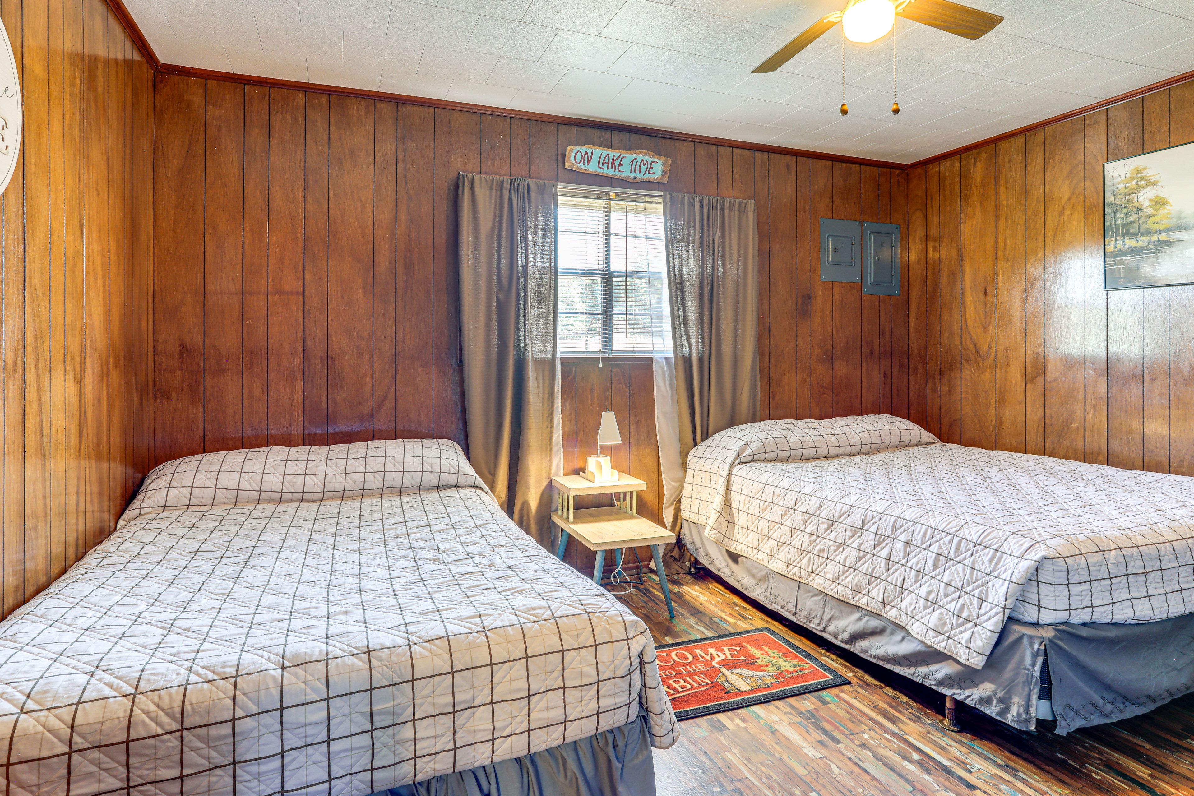 Bedroom 2 | Queen Bed | Full Bed