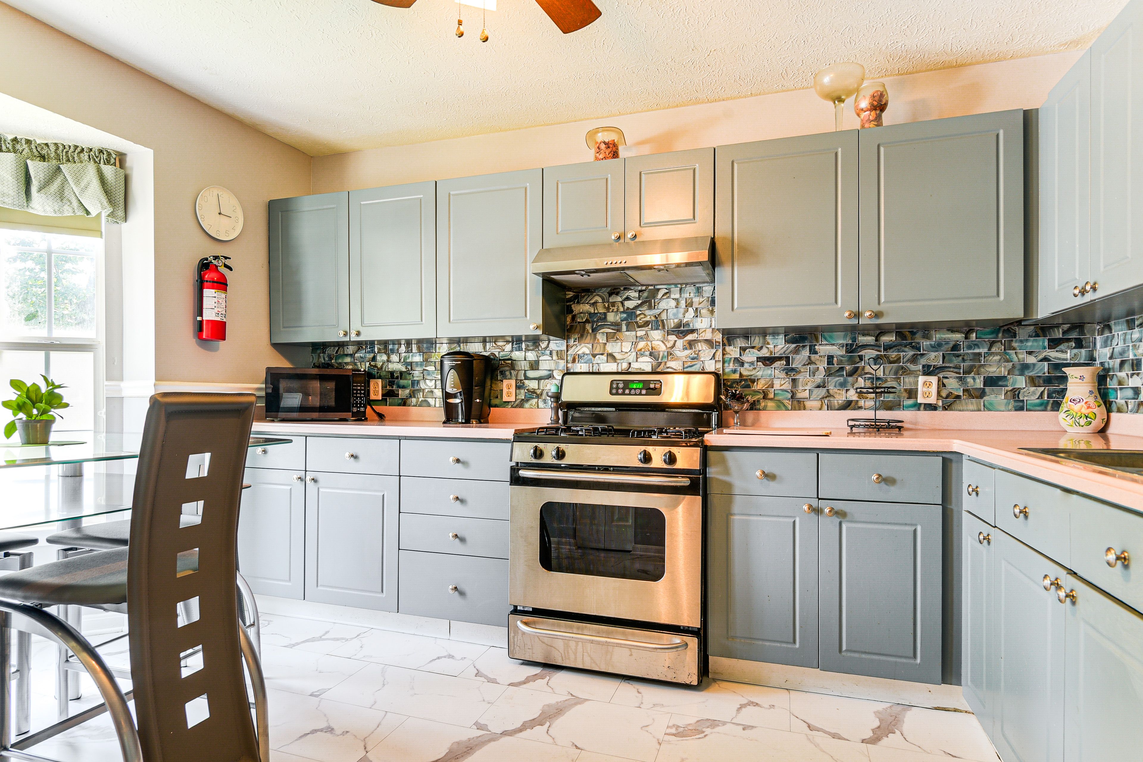 Kitchen | Dining Table