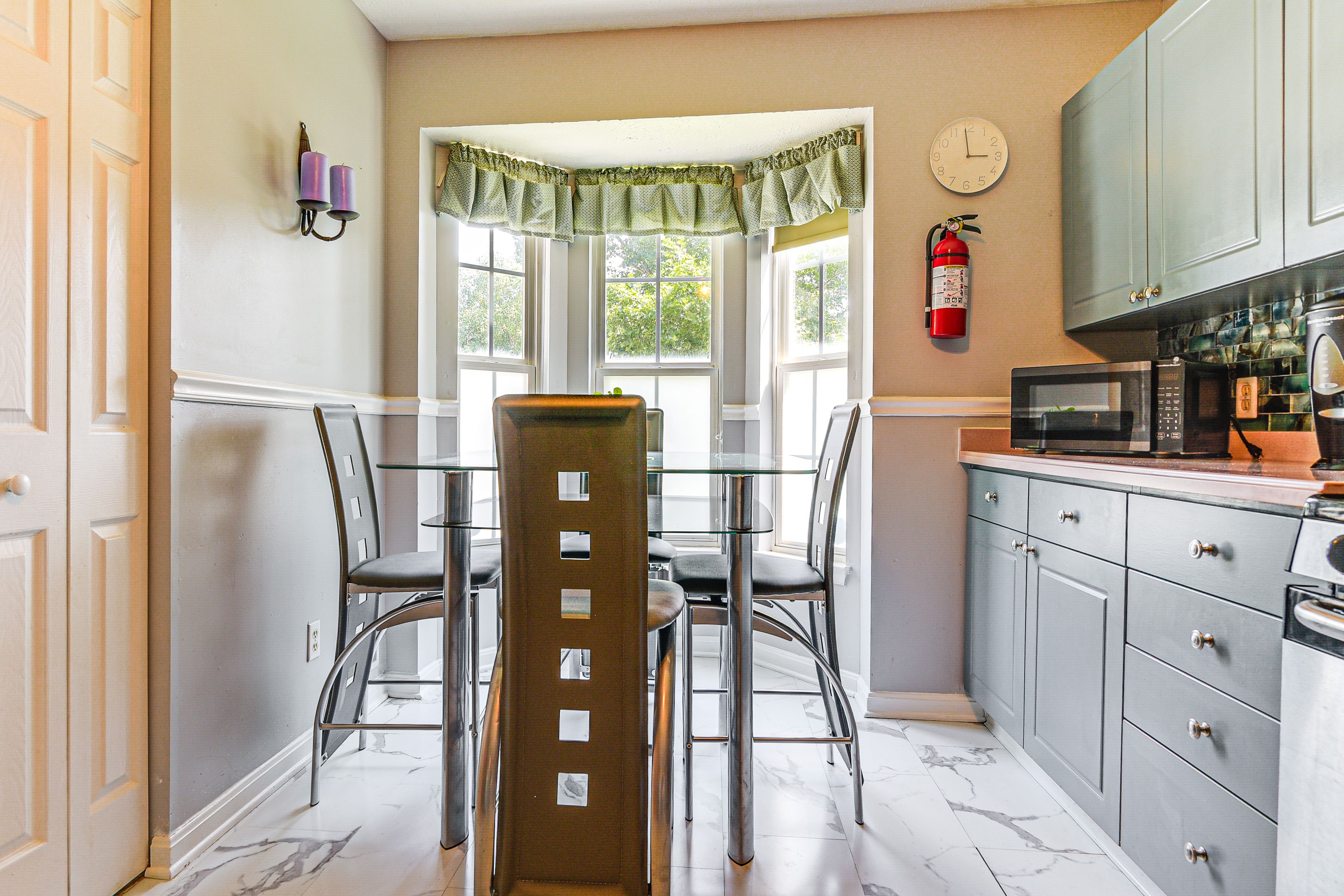 Dining Table | Dishware/Flatware | 1st Floor