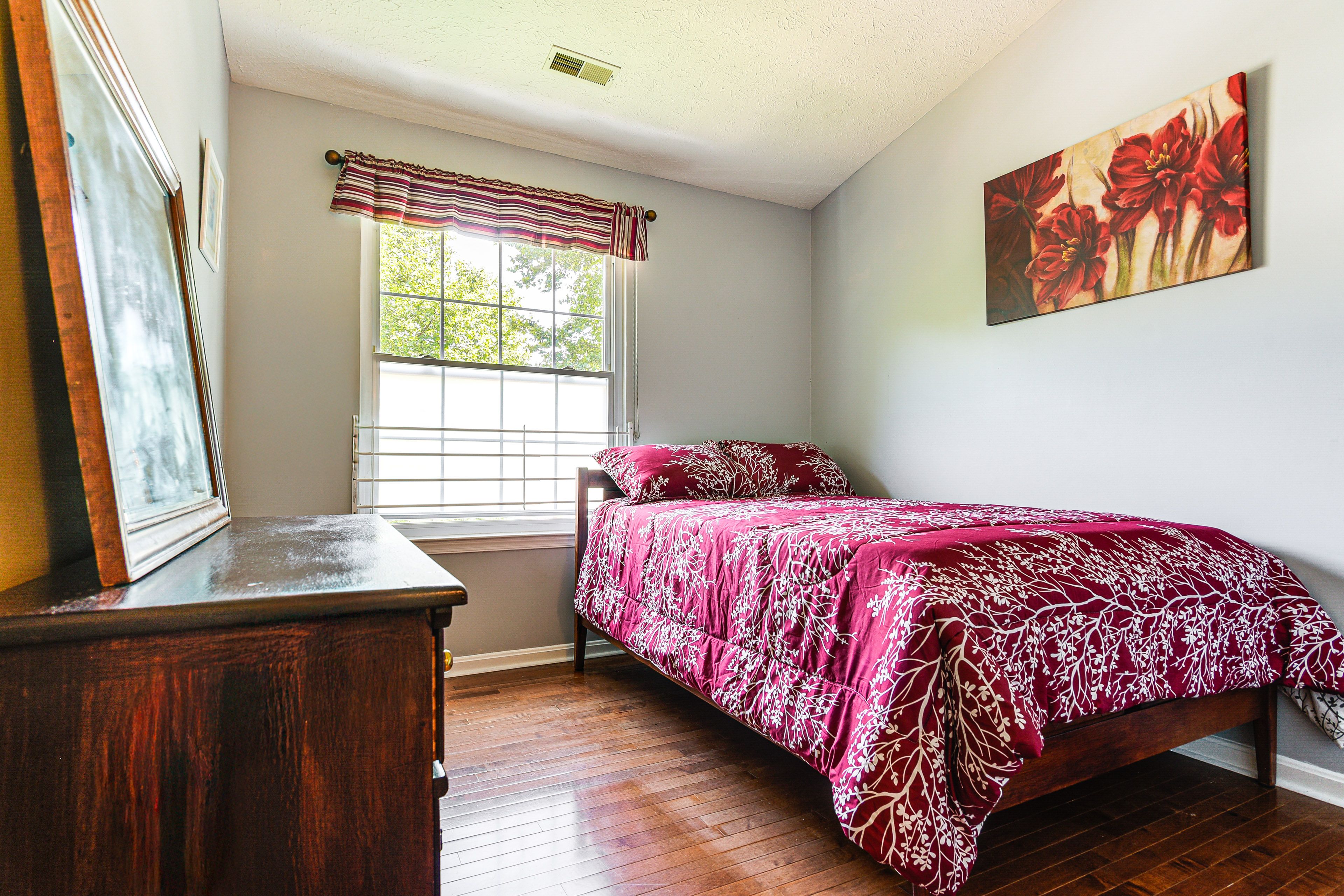 Bedroom 3 | Full Bed | 2nd Floor