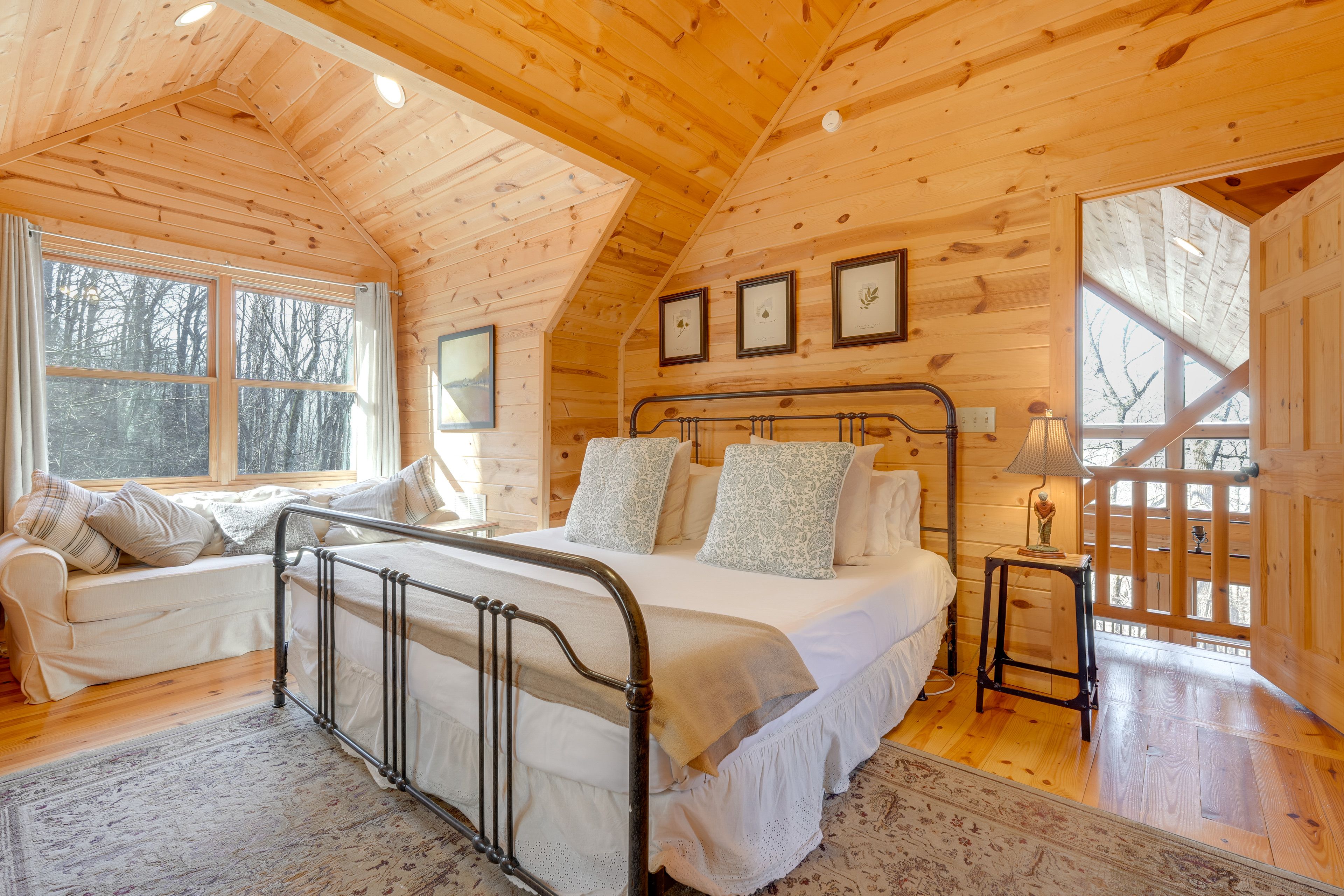 Bedroom 2 | Queen Bed | Upper Level