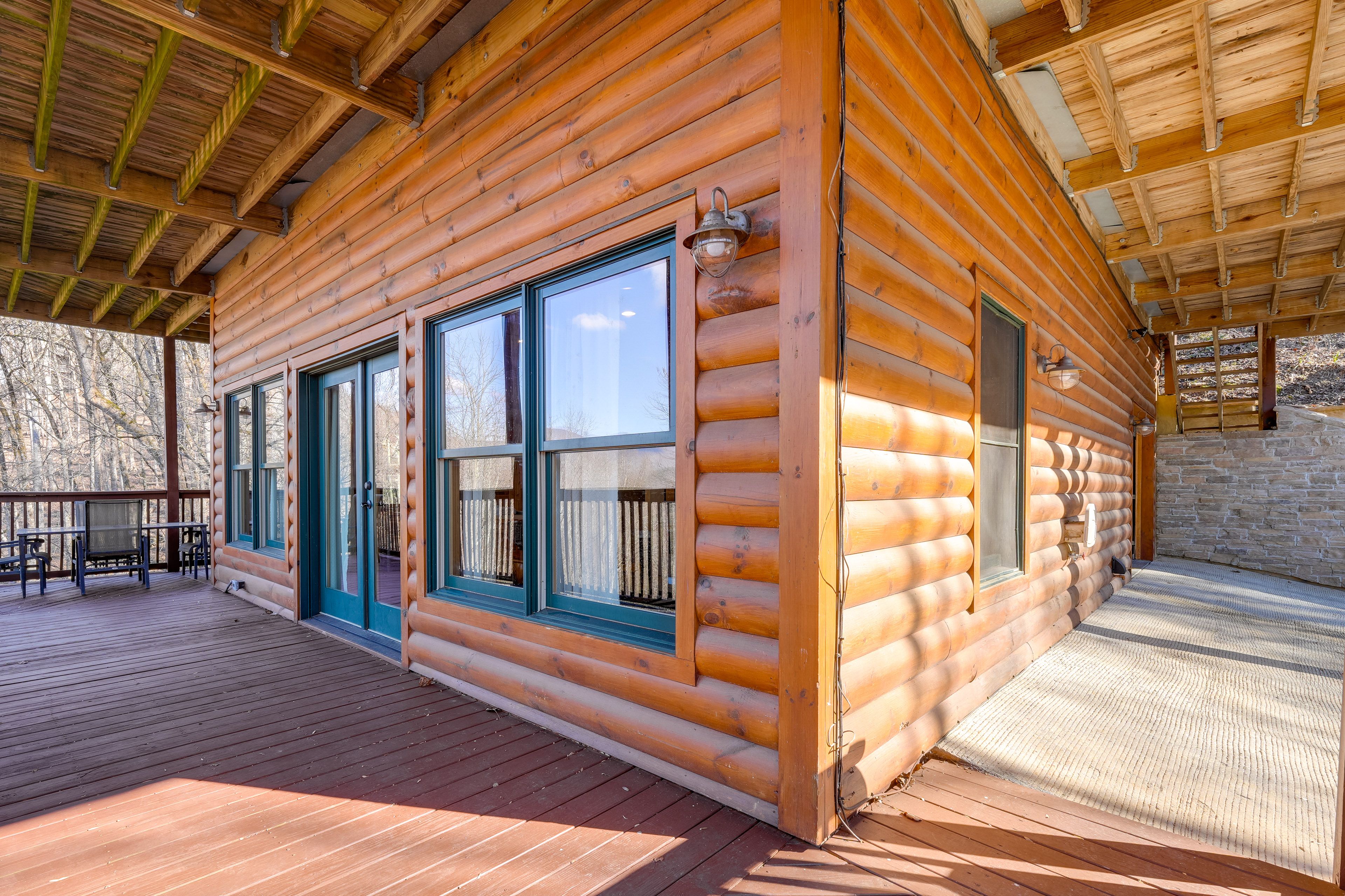 Private Deck | Outdoor Seating