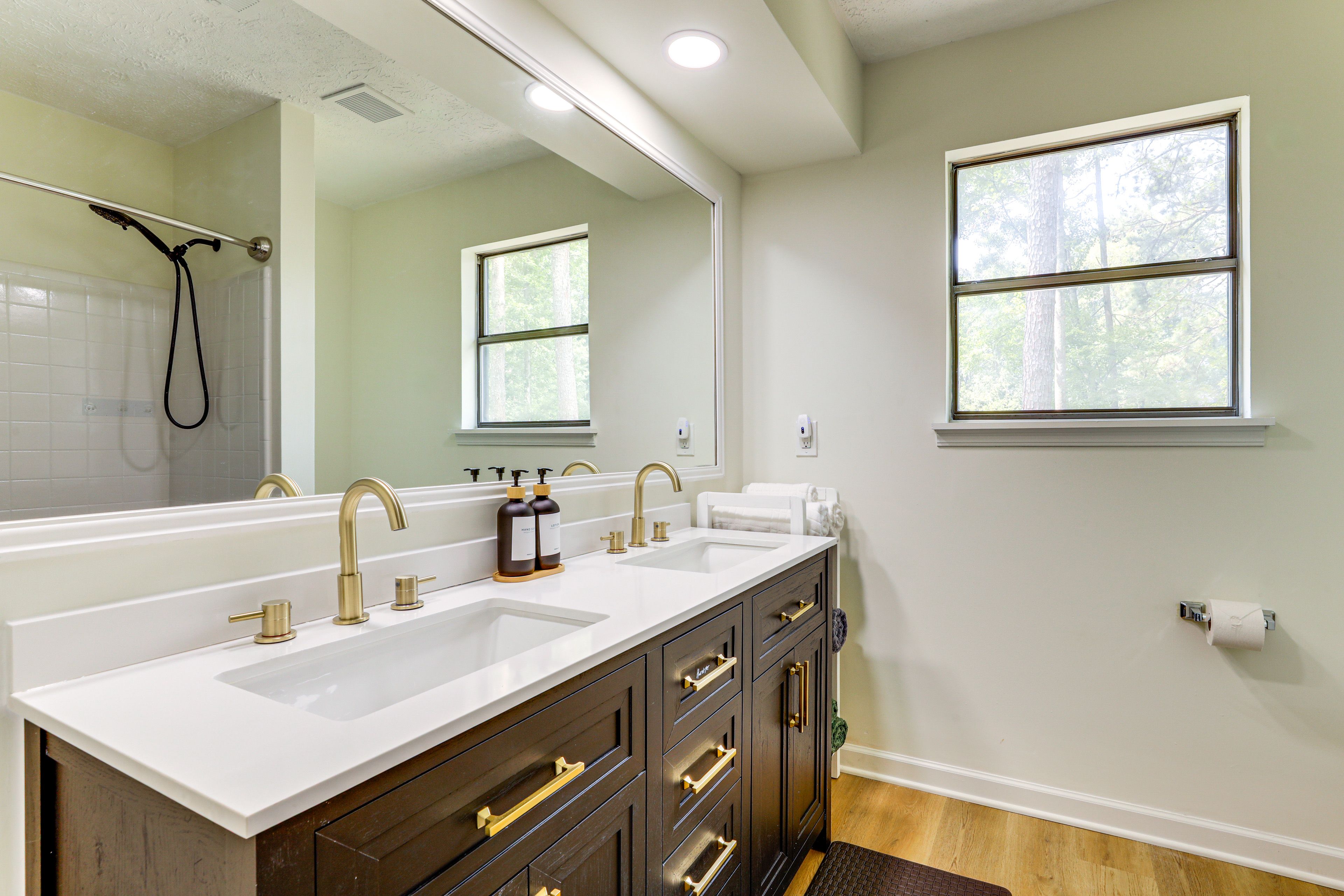 Bathroom | 2nd Floor