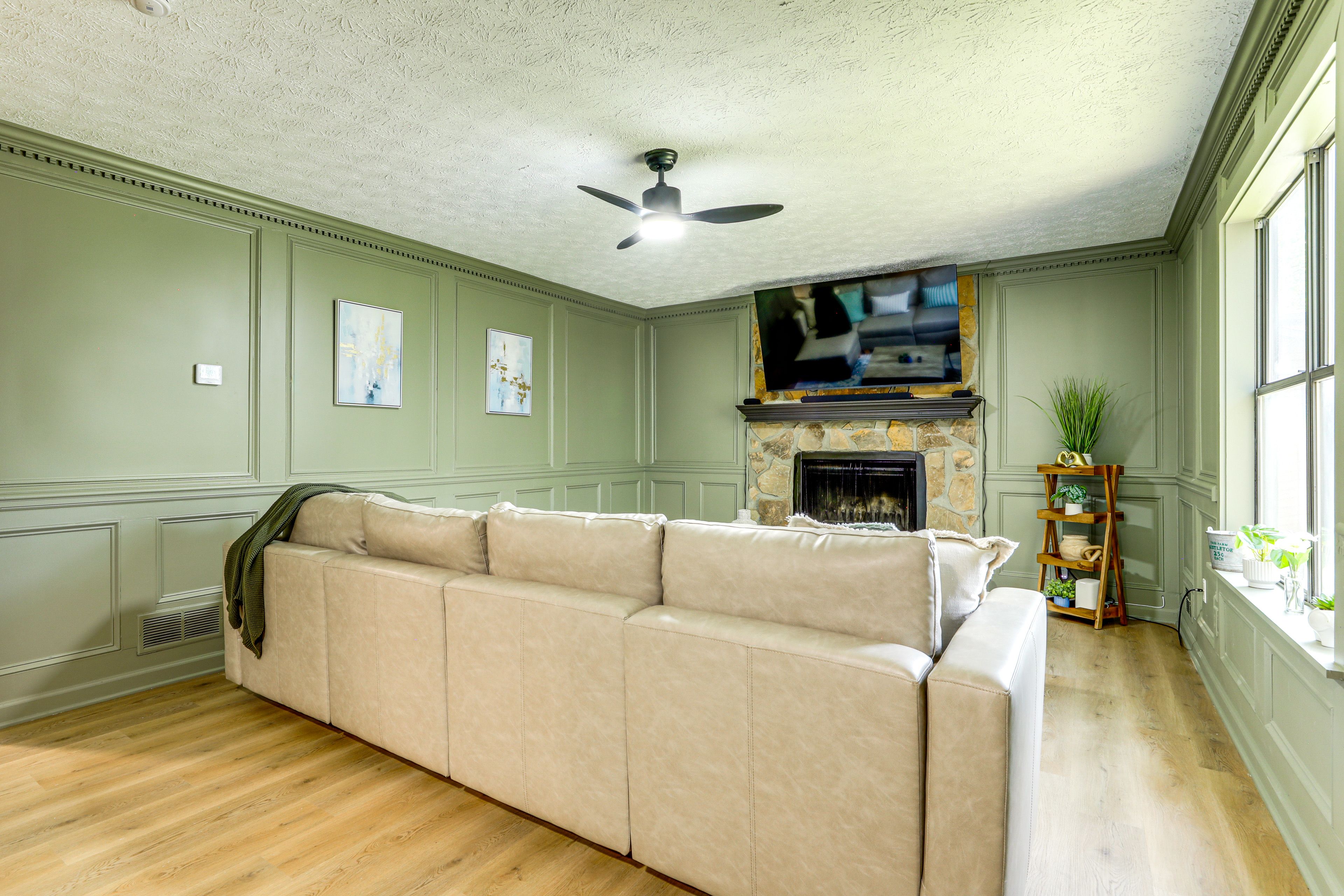 Living Room | Smart TV | Central A/C | 1st Floor