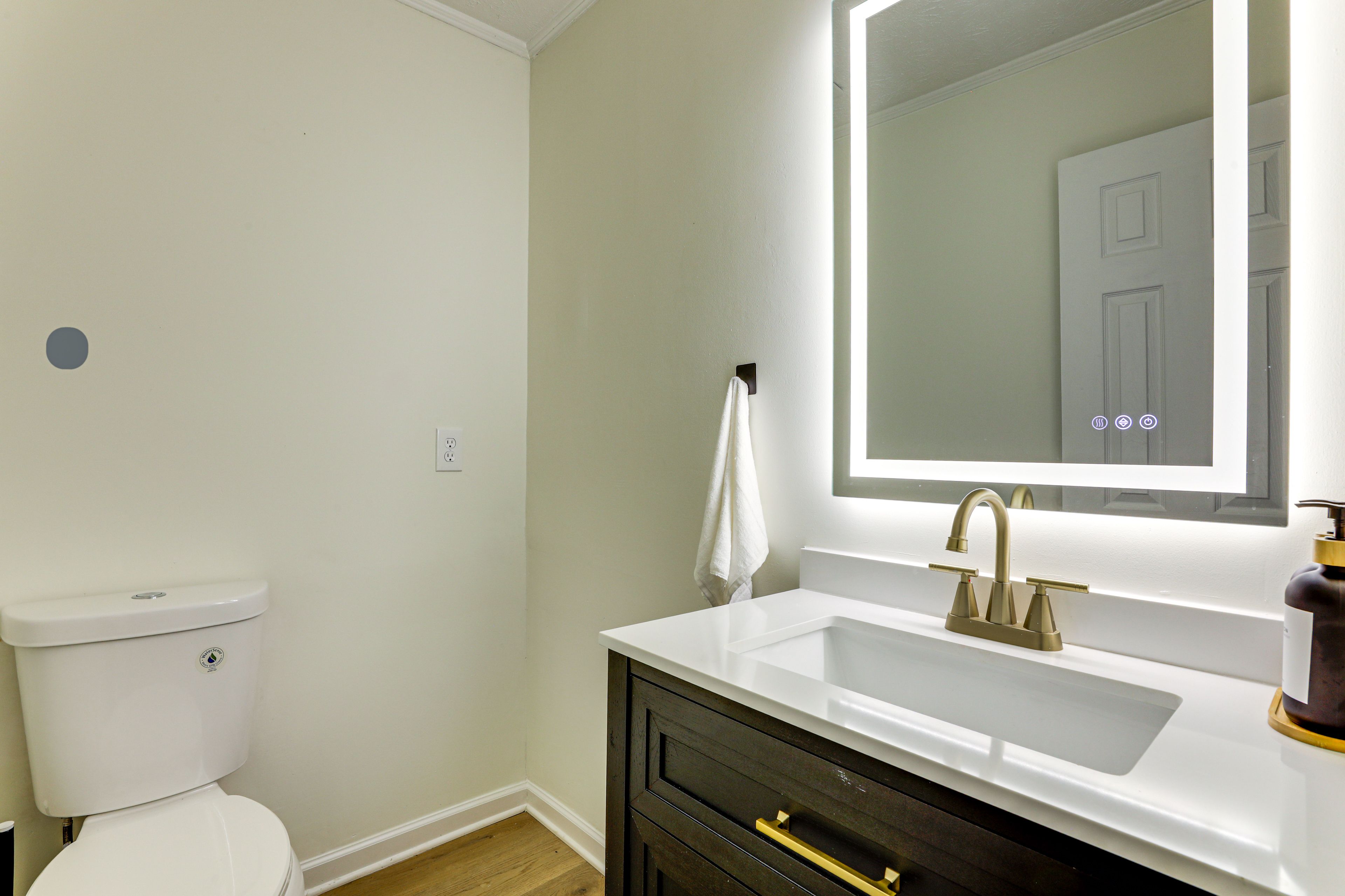 Half Bathroom | 1st Floor