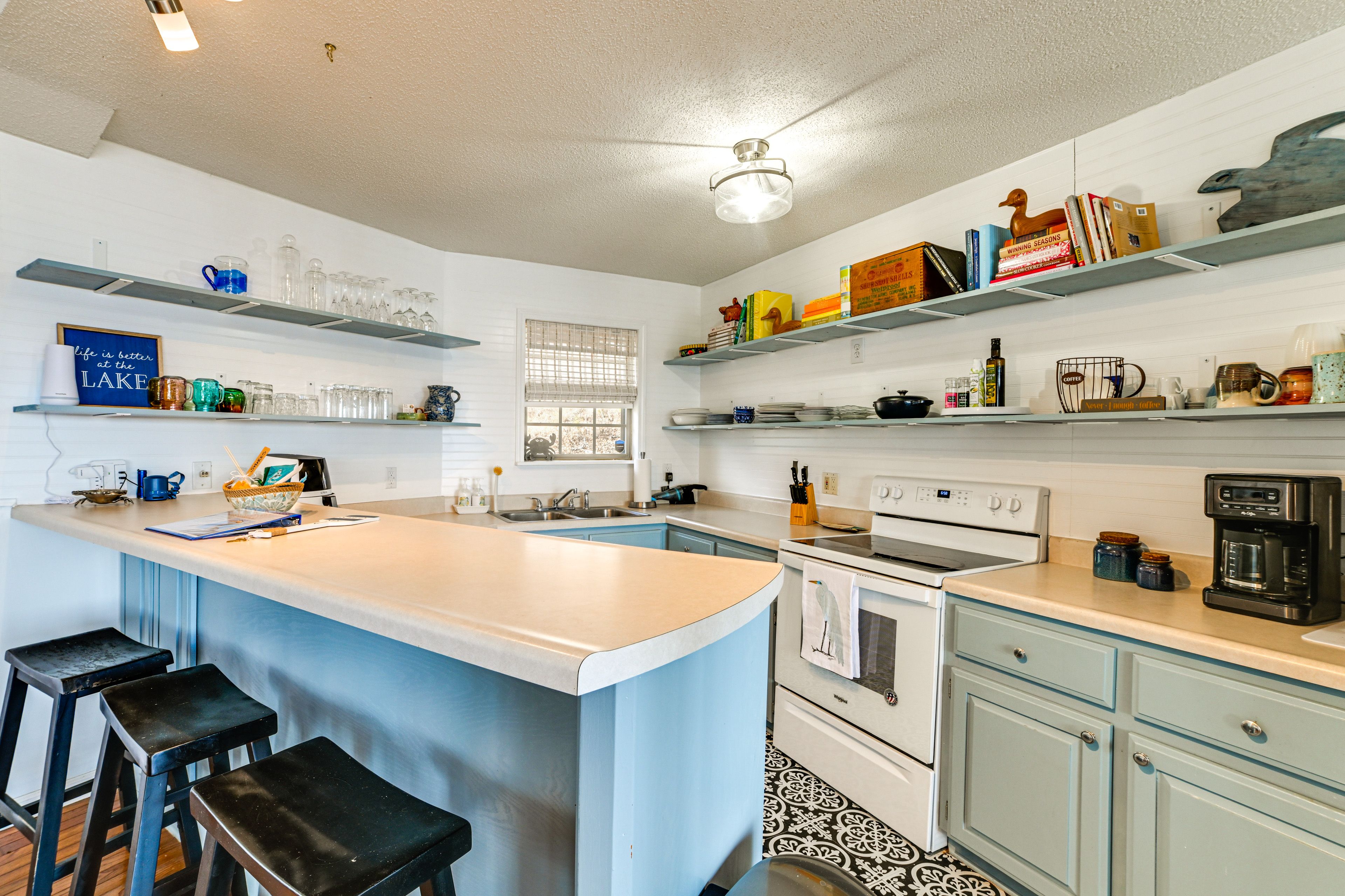 Kitchen | Main Level