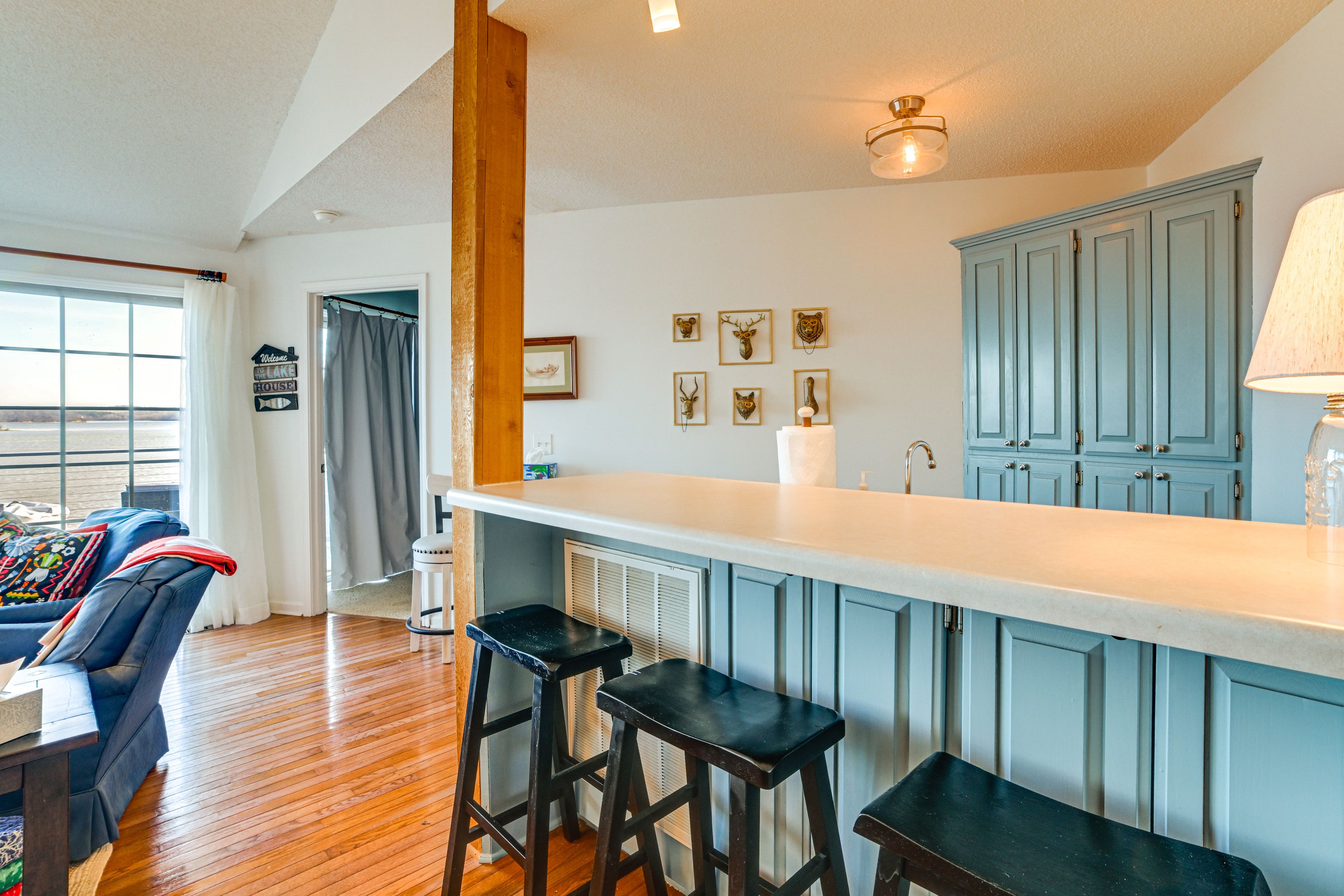 Wet Bar | Main Level