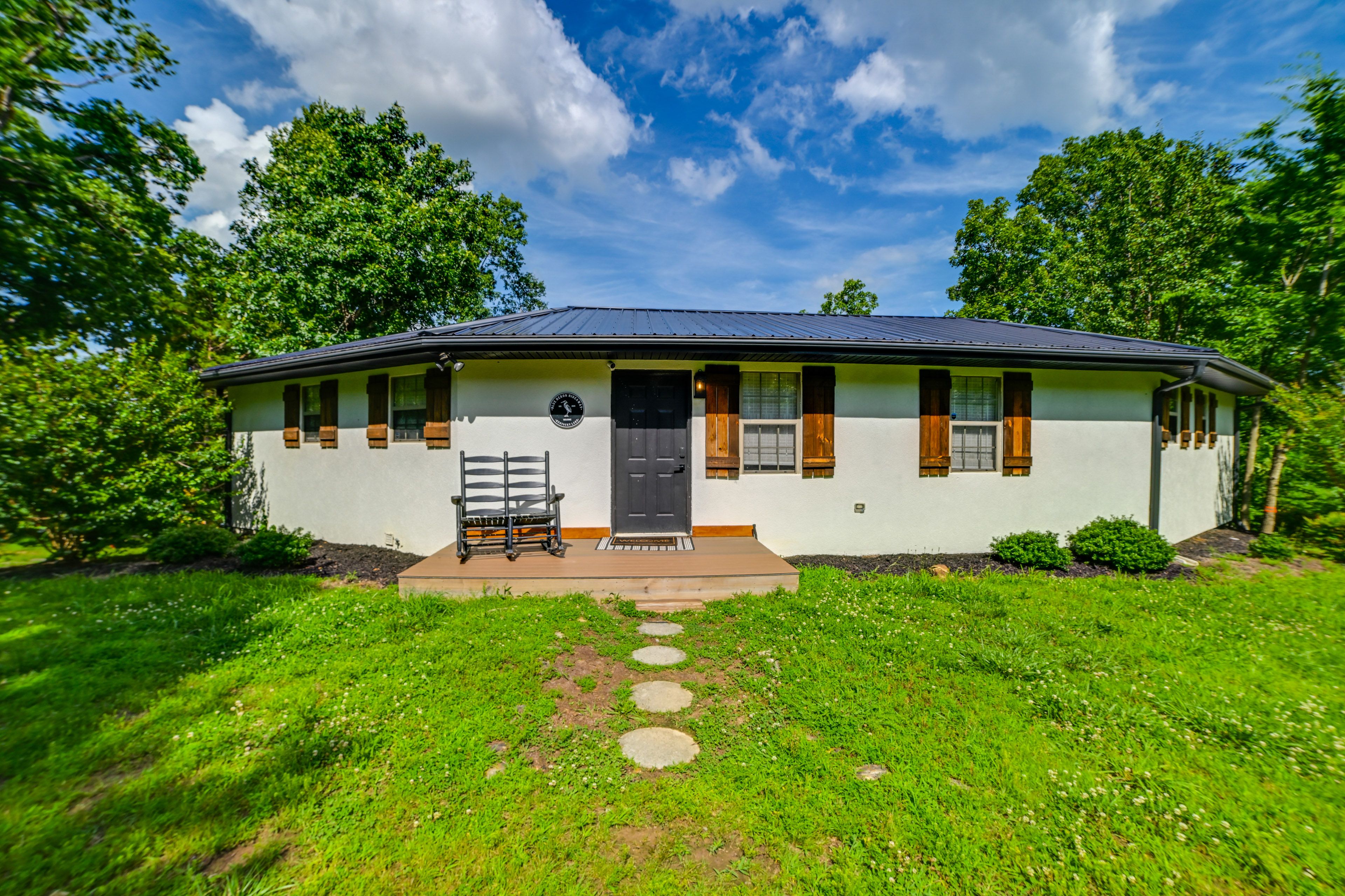 Property Exterior | Single-Level Home w/ Walk-Out Basement
