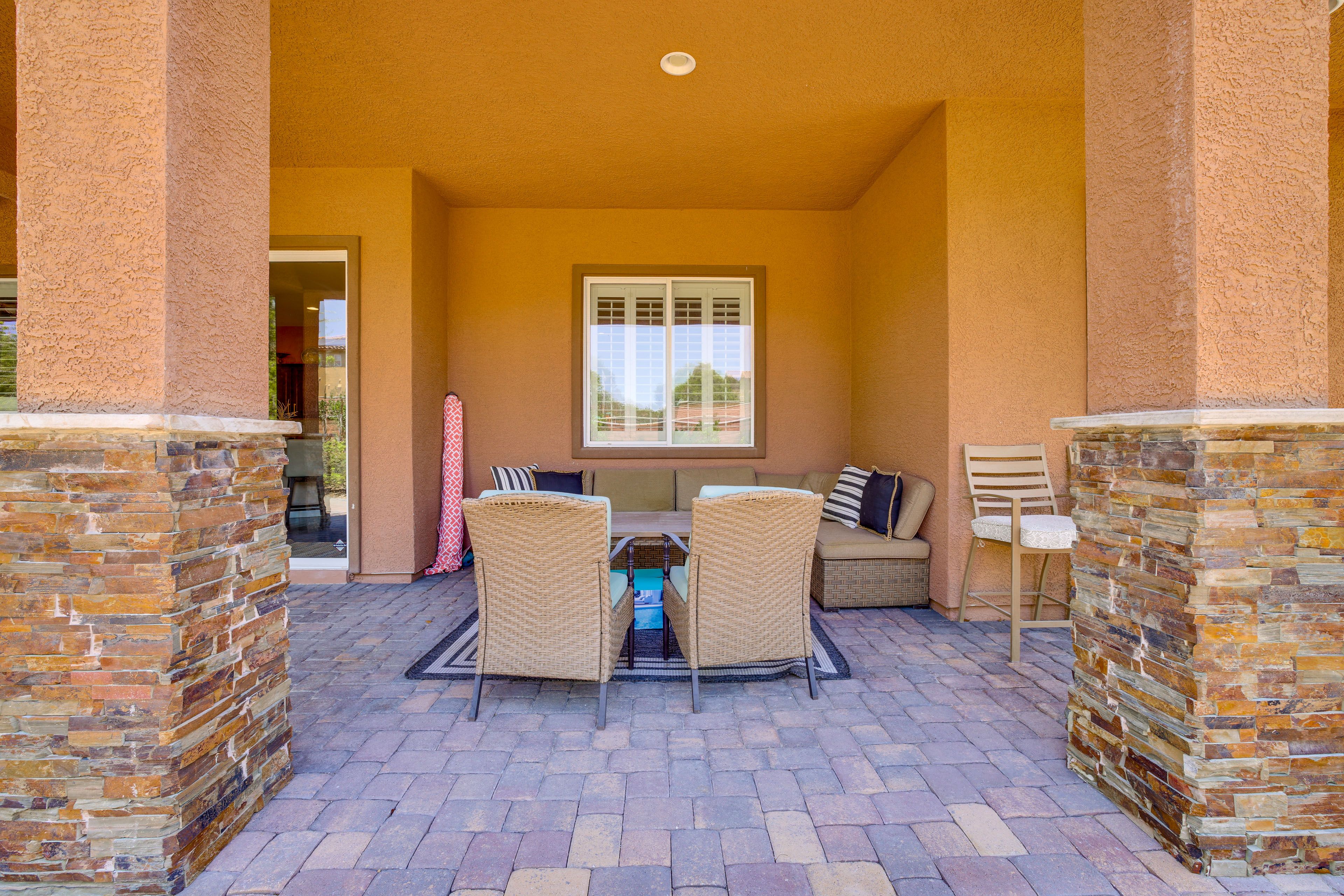 Covered Patio | Lounge Area