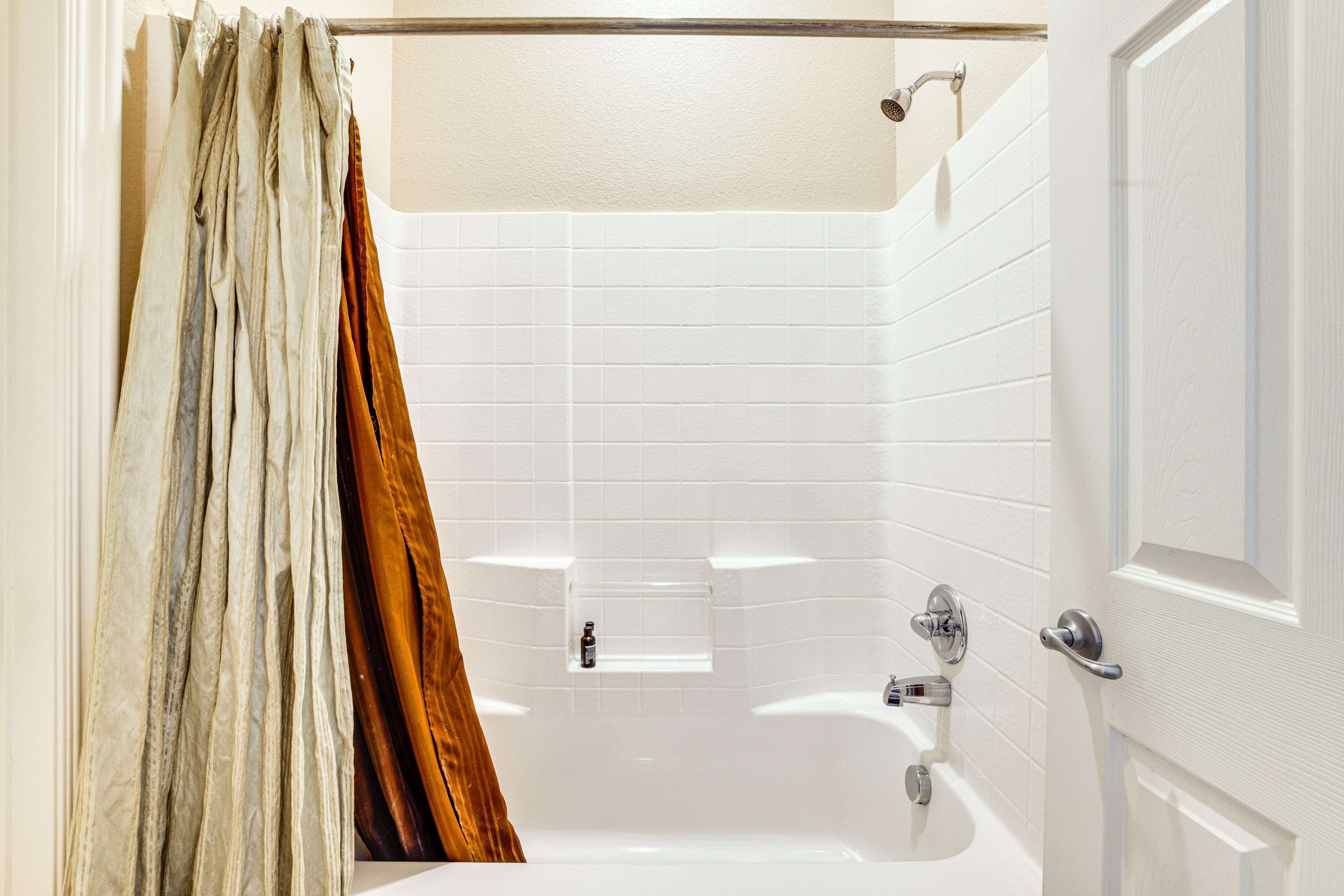 Full Bathroom | 1st Floor