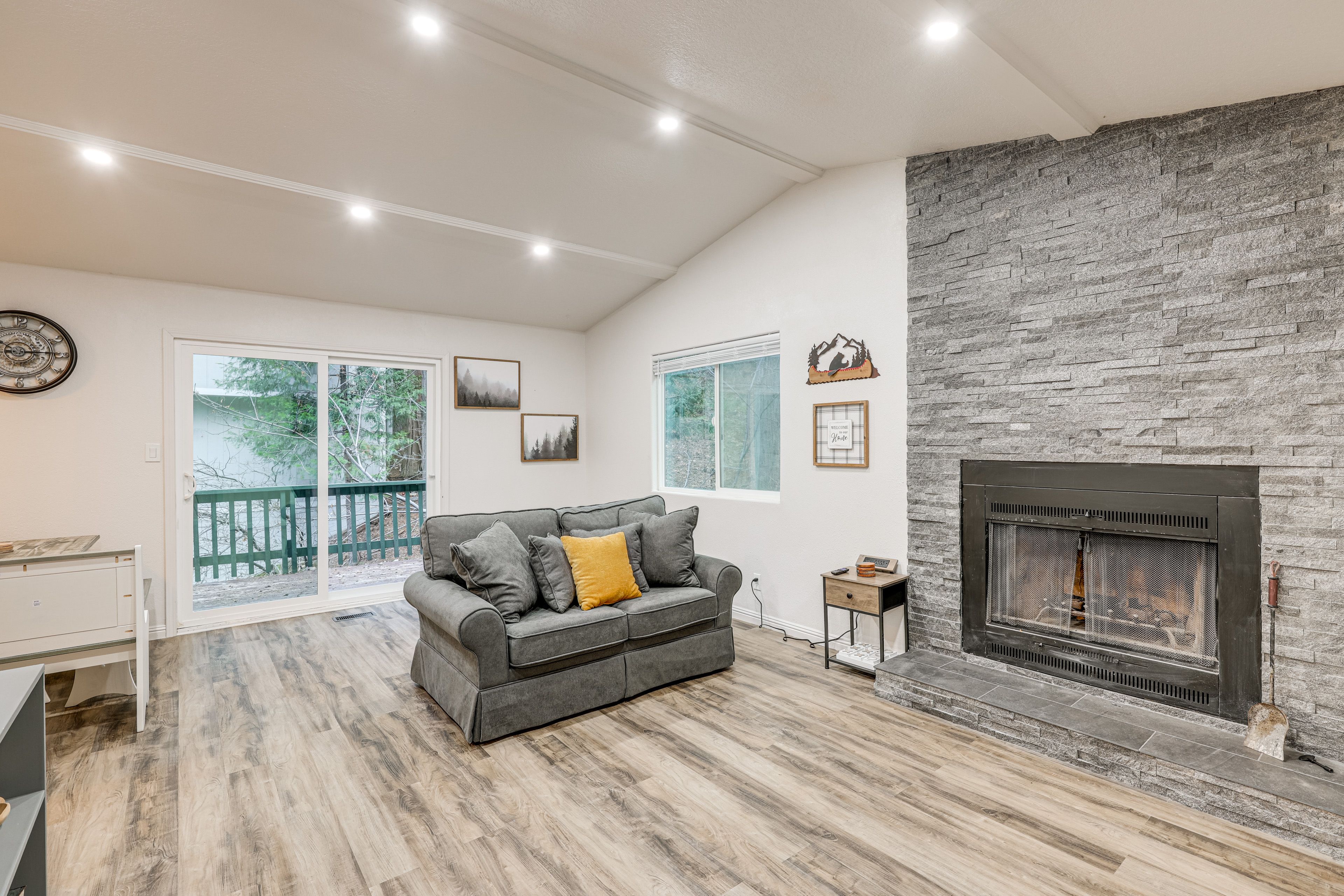 Living Area | TV | Fireplace | Board Games