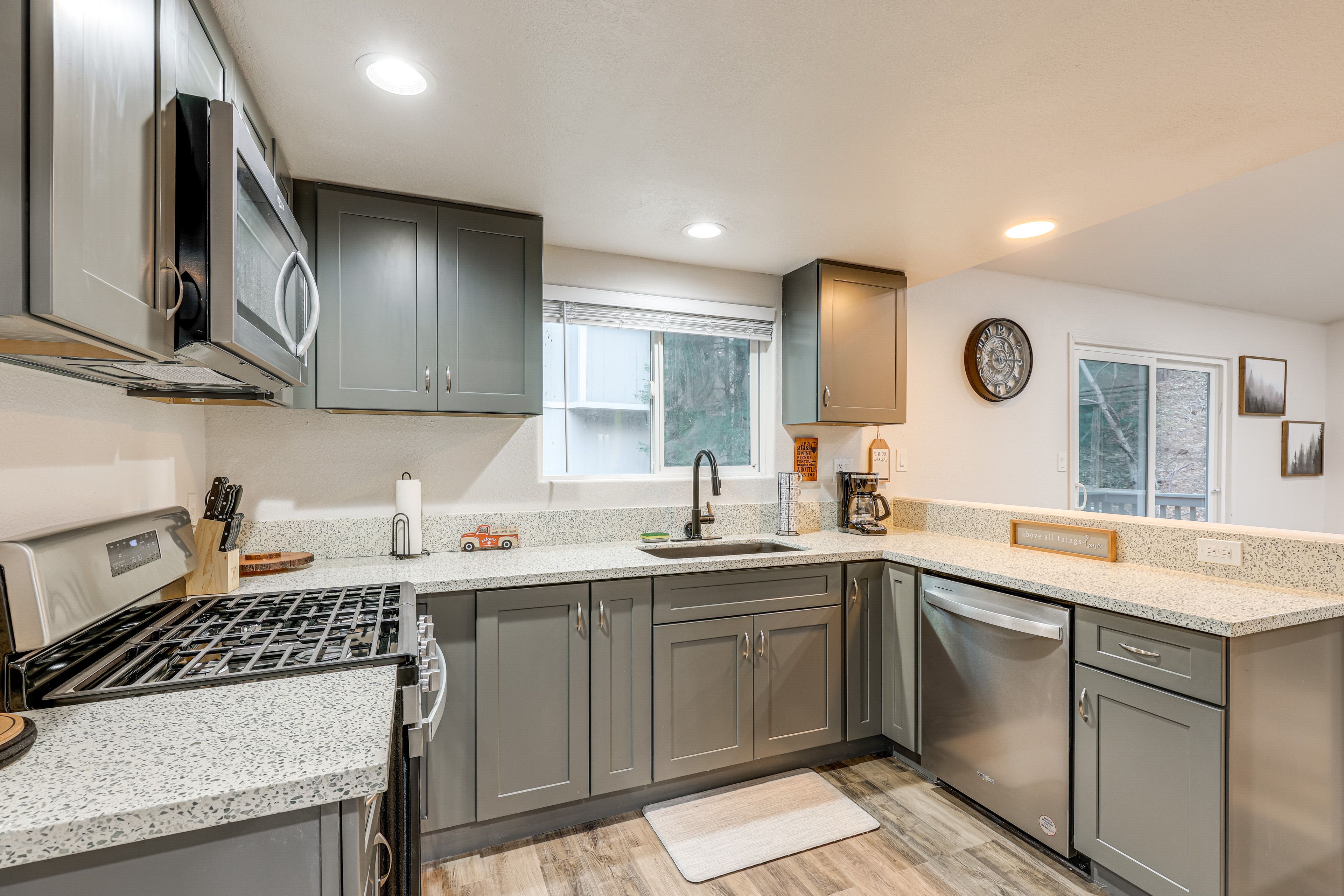 Kitchen | Main Floor