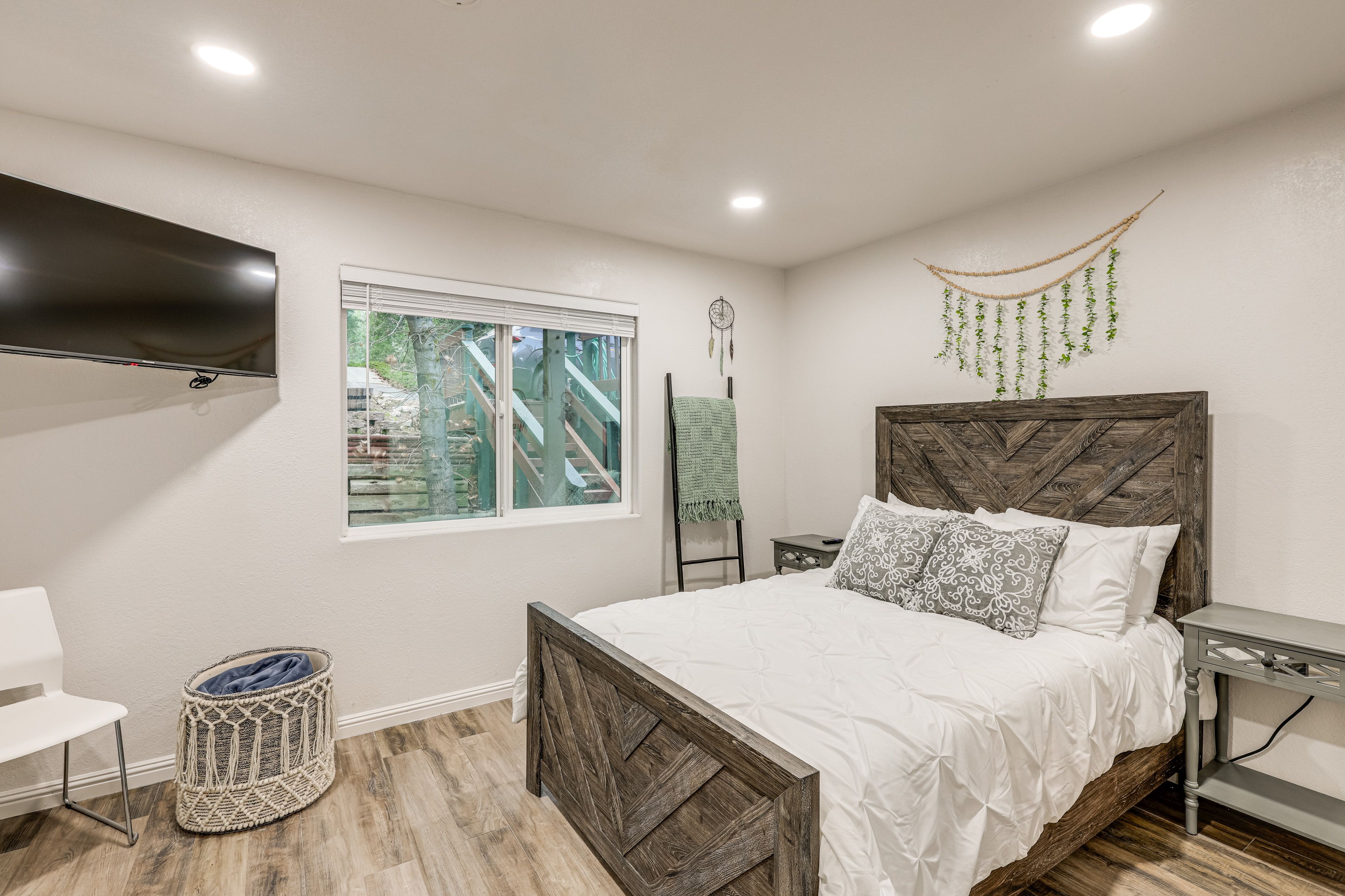 Bedroom 1 | Full Bed | TV | Main Floor