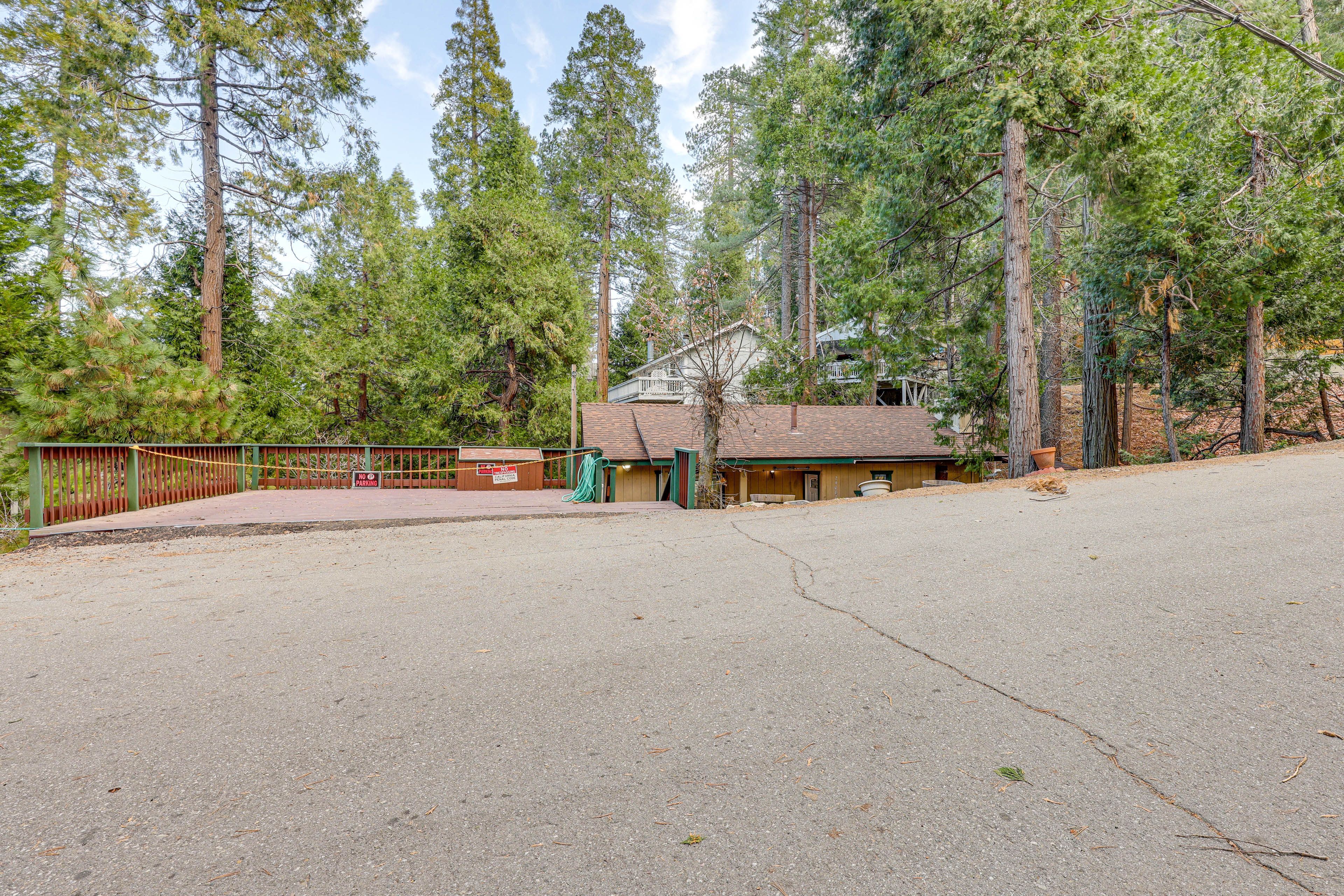 Parking | Driveway (2 Vehicles)