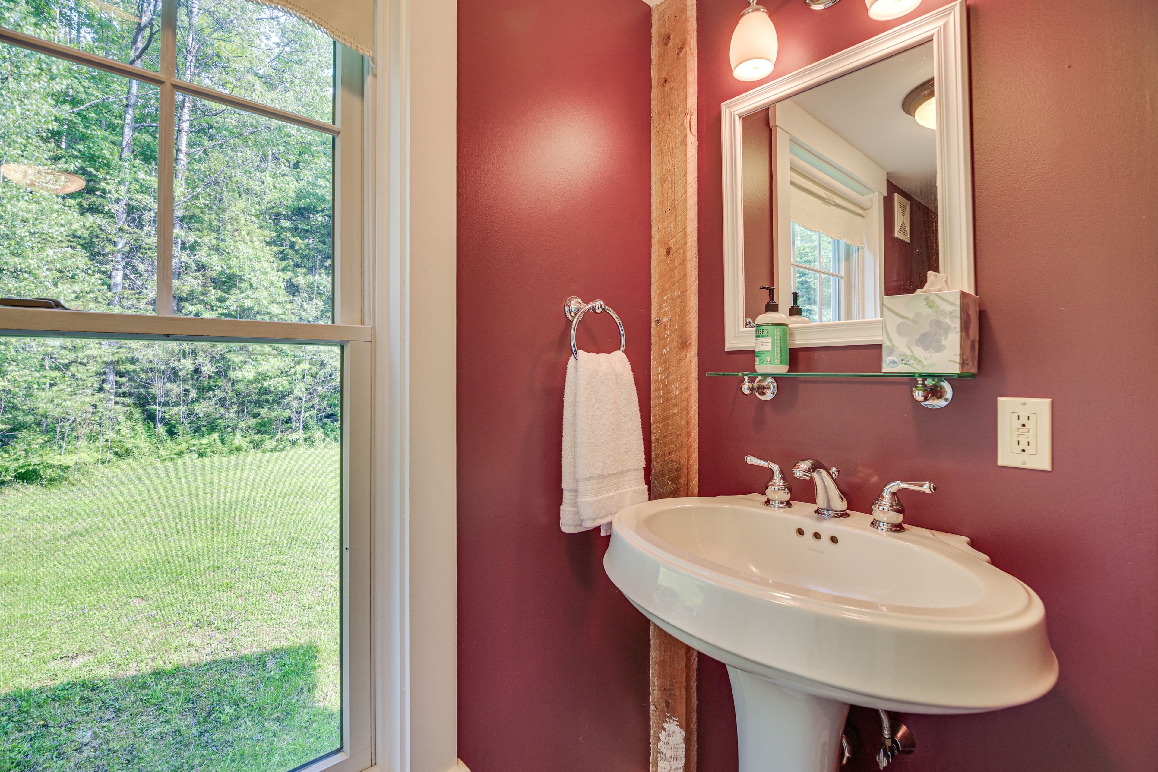 Half Bathroom | 1st Floor