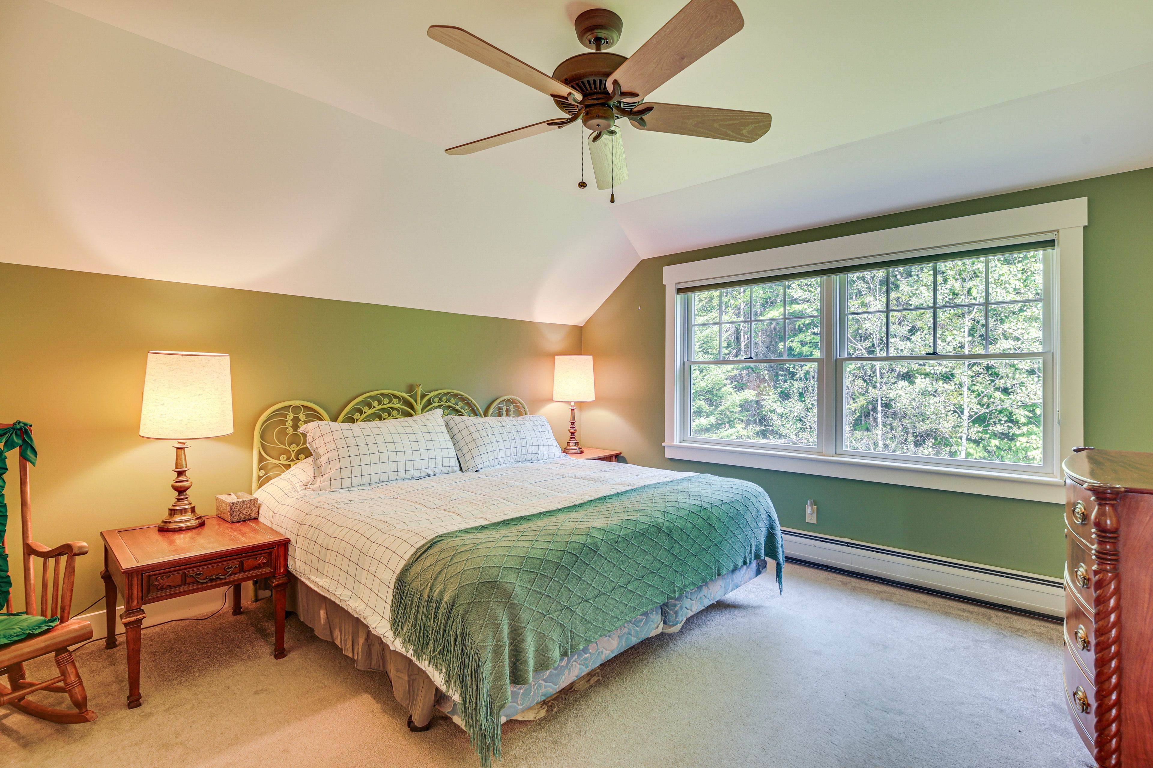 Bedroom 2 | King Bed | 2nd Floor