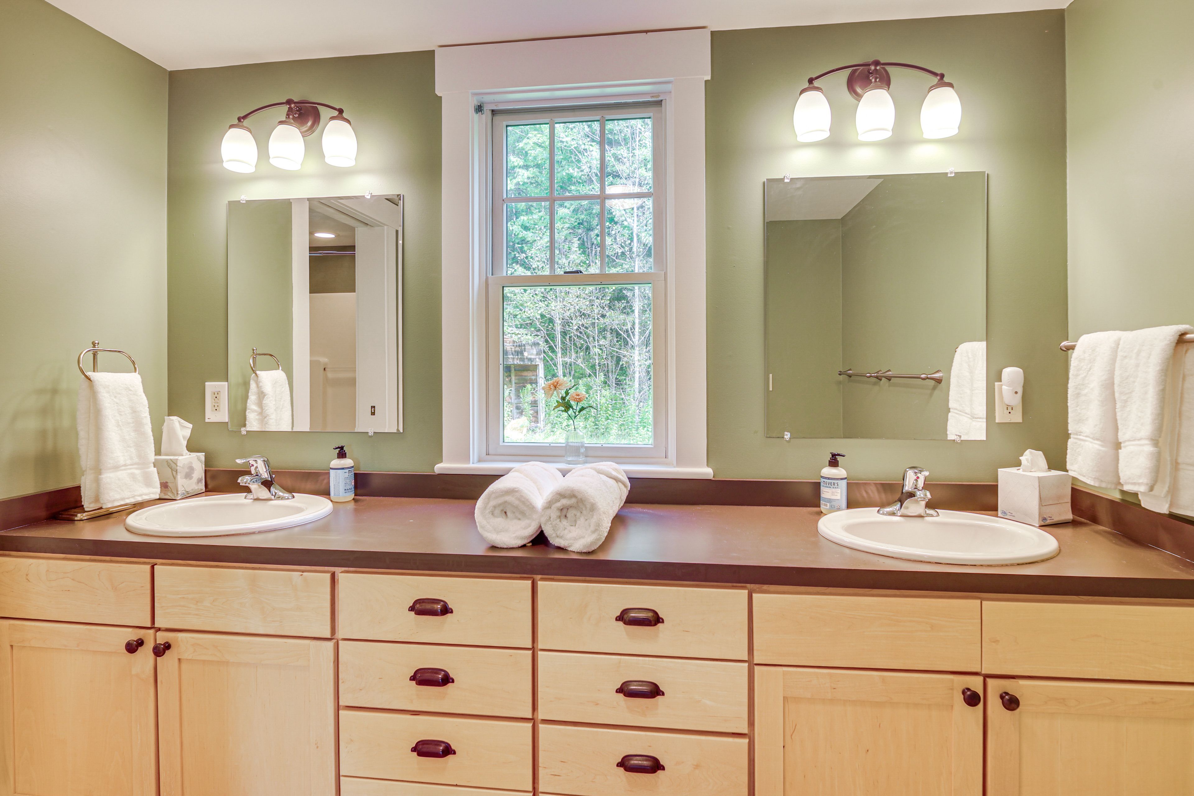 En-Suite Bathroom | 1st Floor