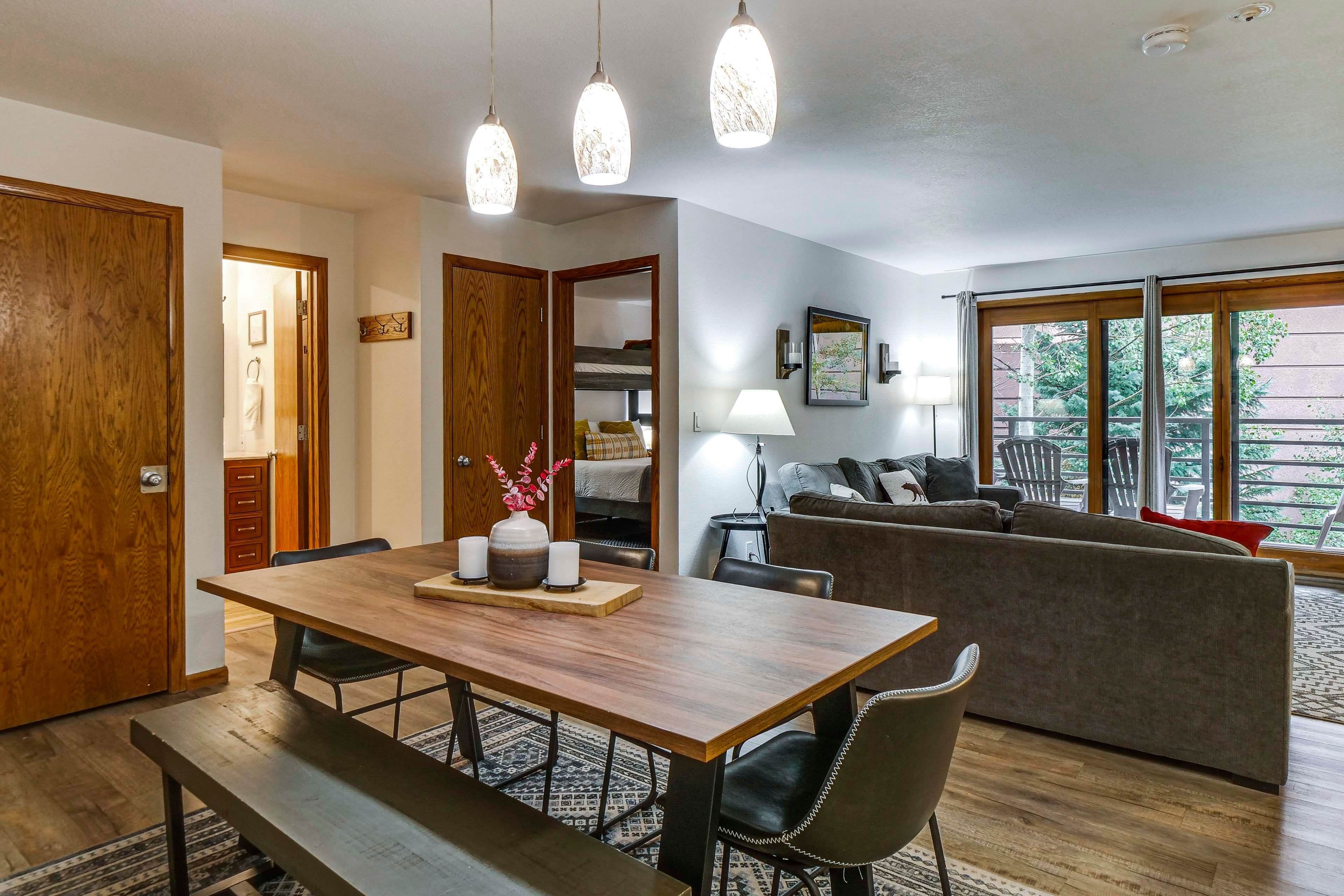 Dining Area | Dishware & Flatware