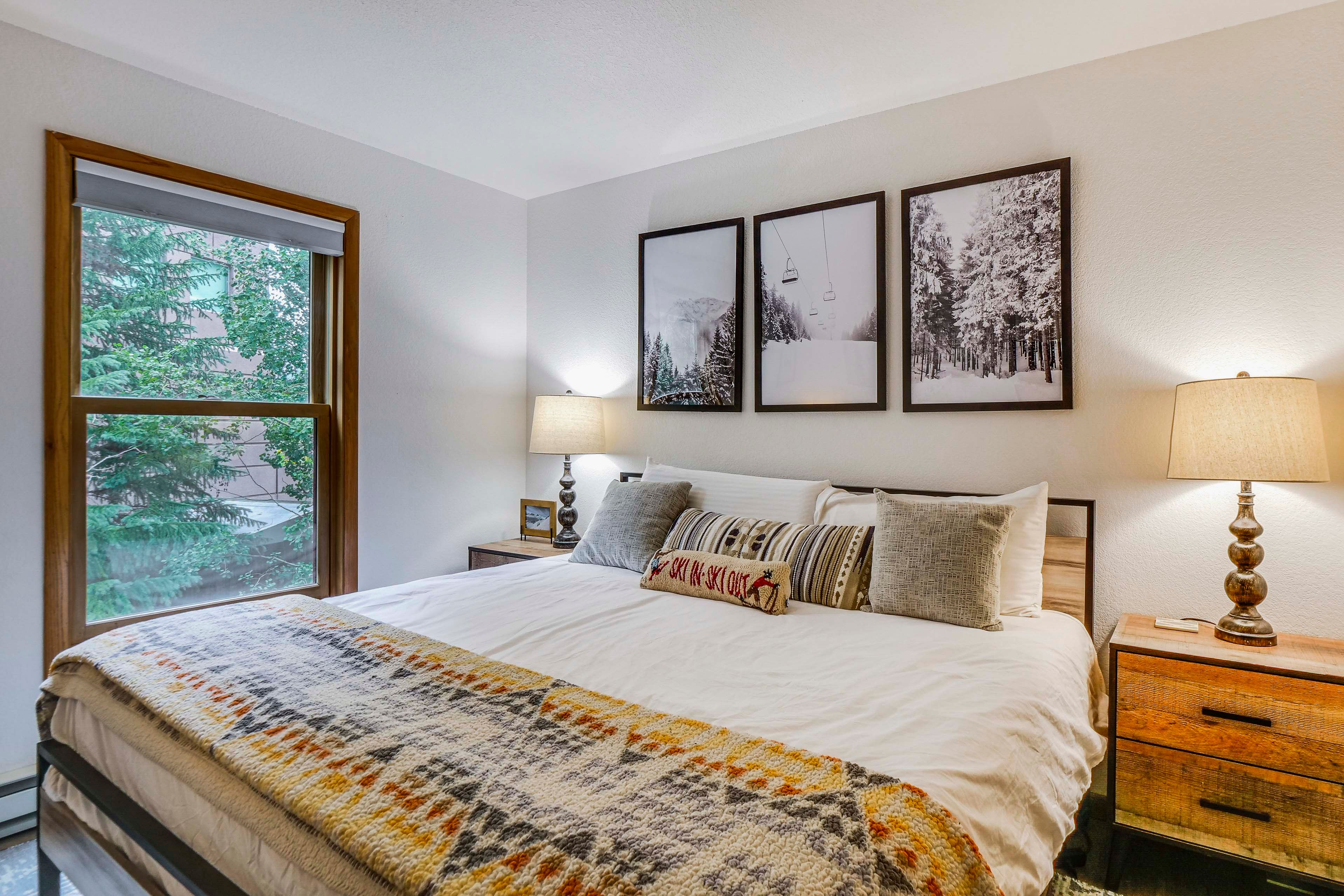 Bedroom 1 | King Bed | Linens