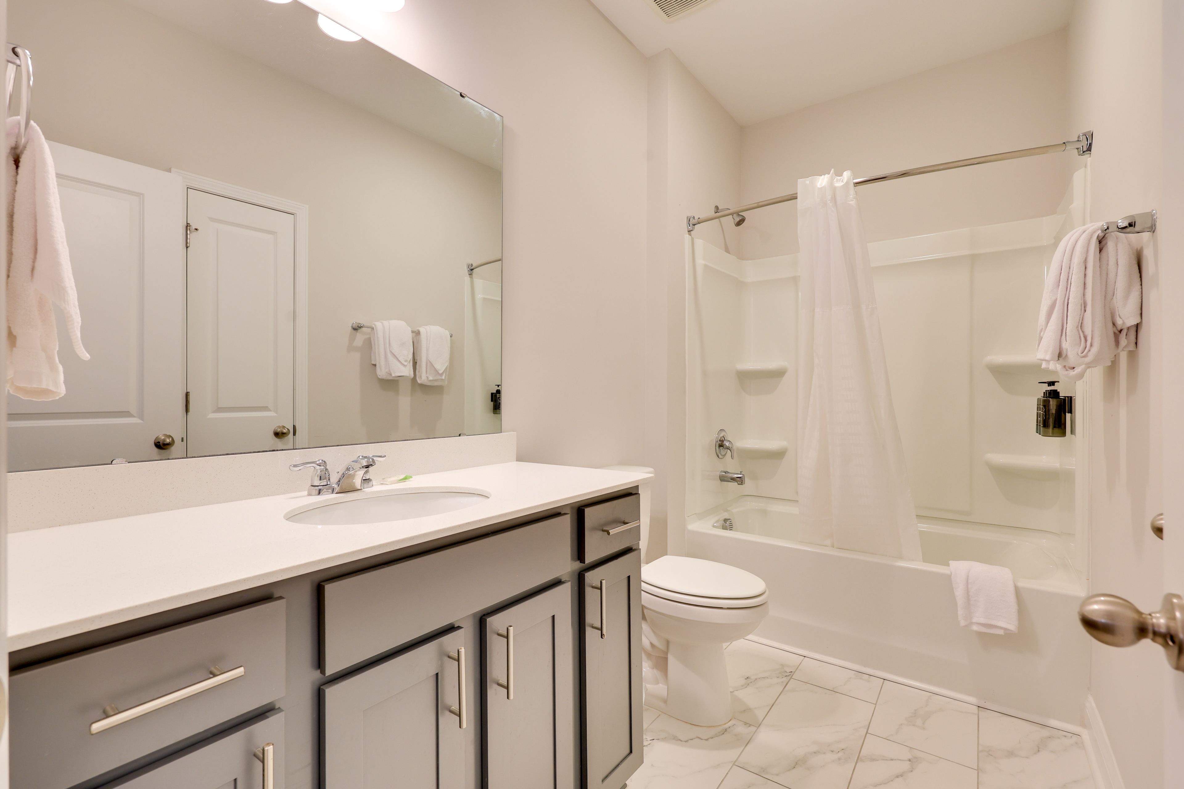 Full Bathroom