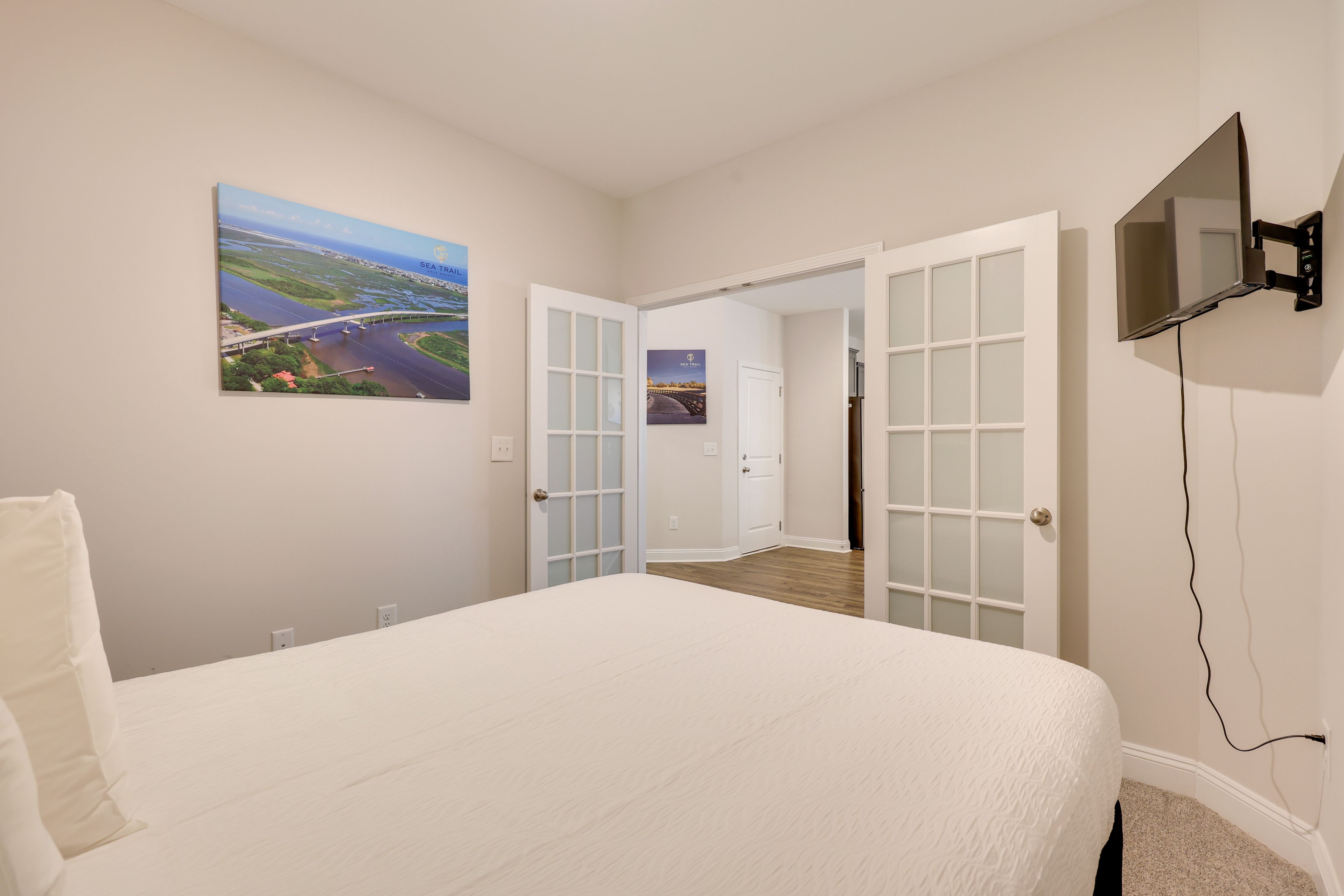 Bonus Room | Queen Bed