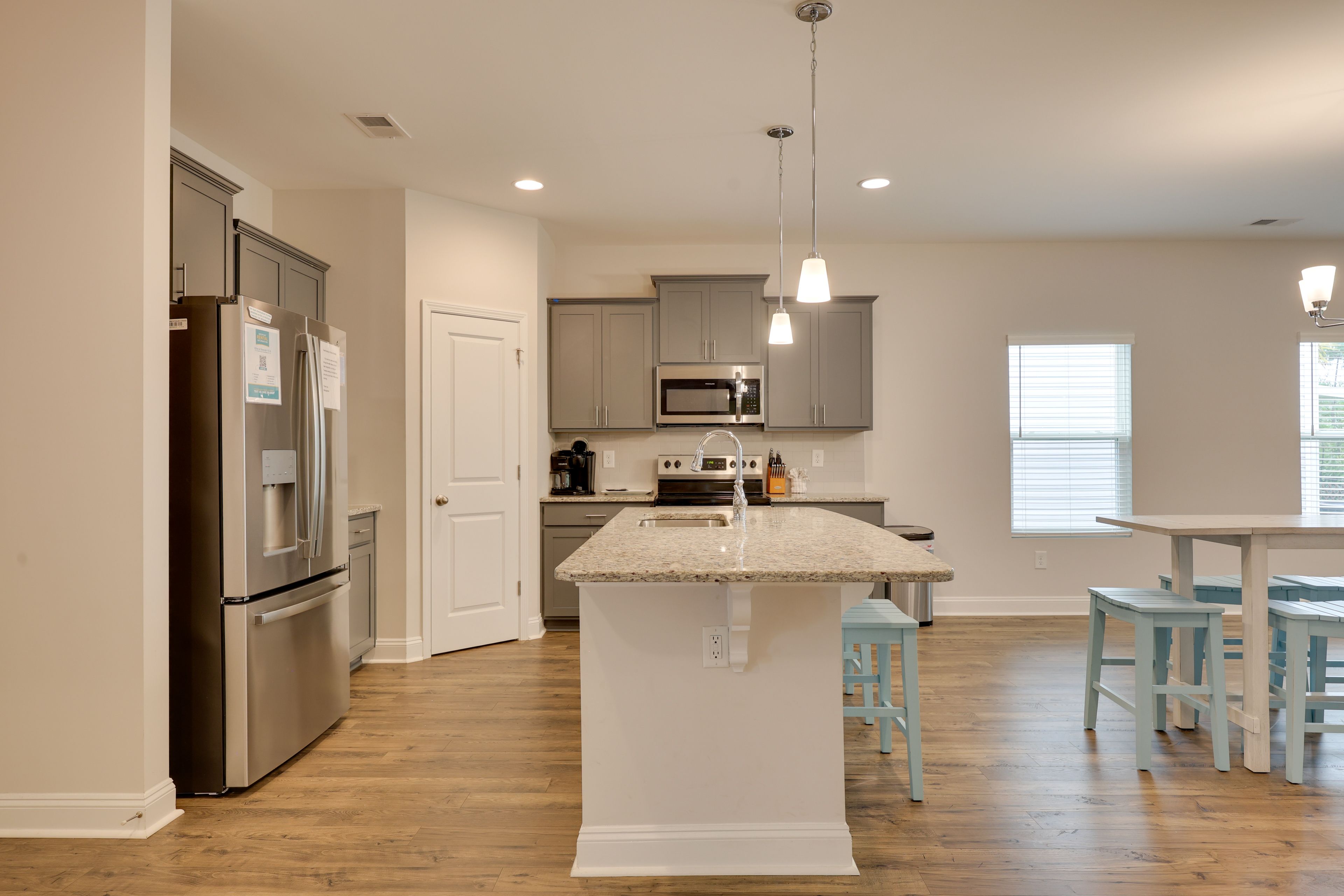 Kitchen | Dual Drip/Keurig Coffee Maker