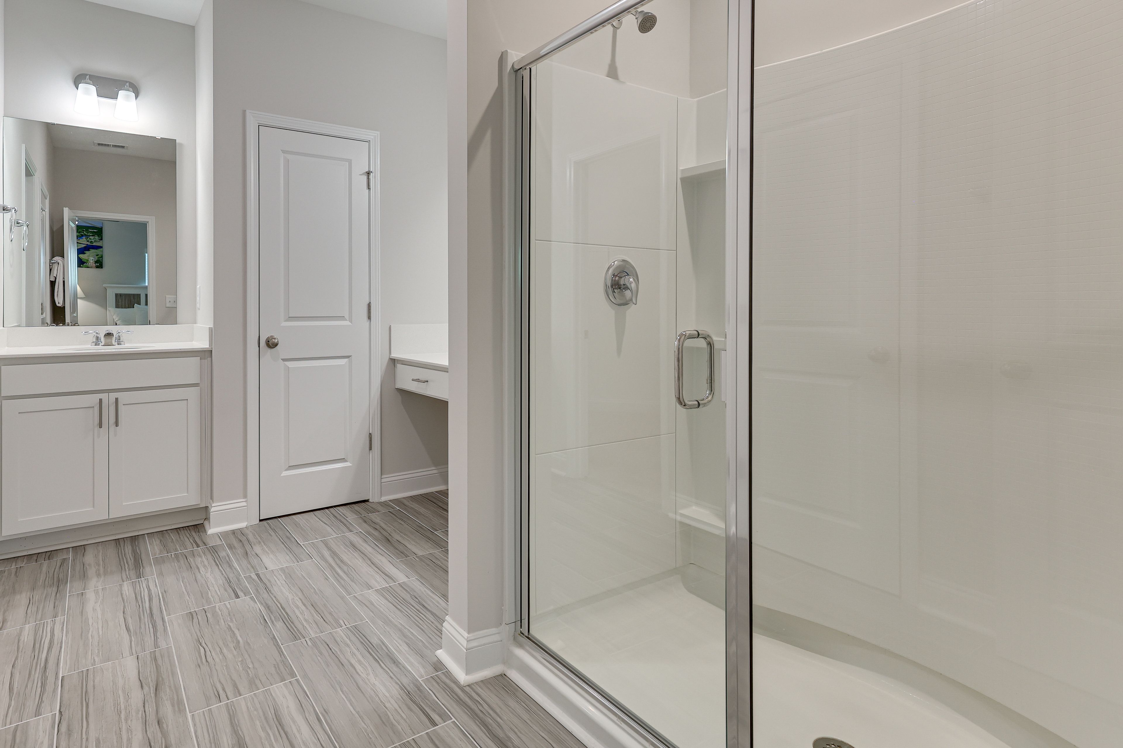 Full Bathroom | Towels Provided