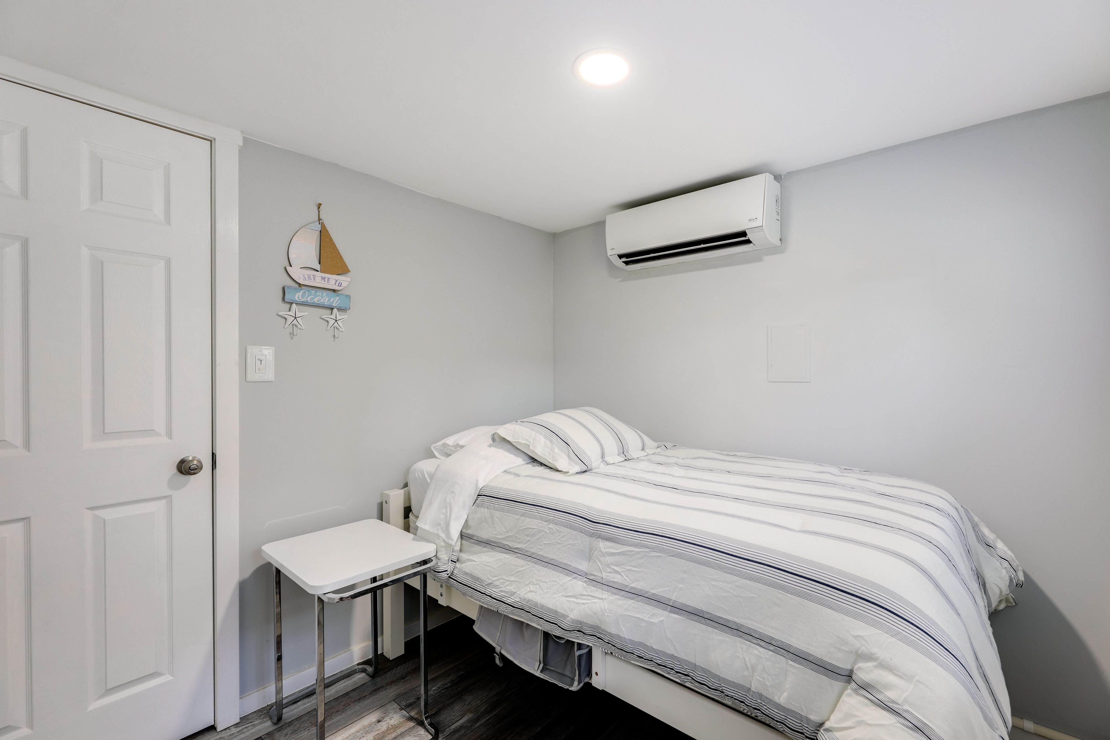 Bedroom 2 | Twin XL Bed